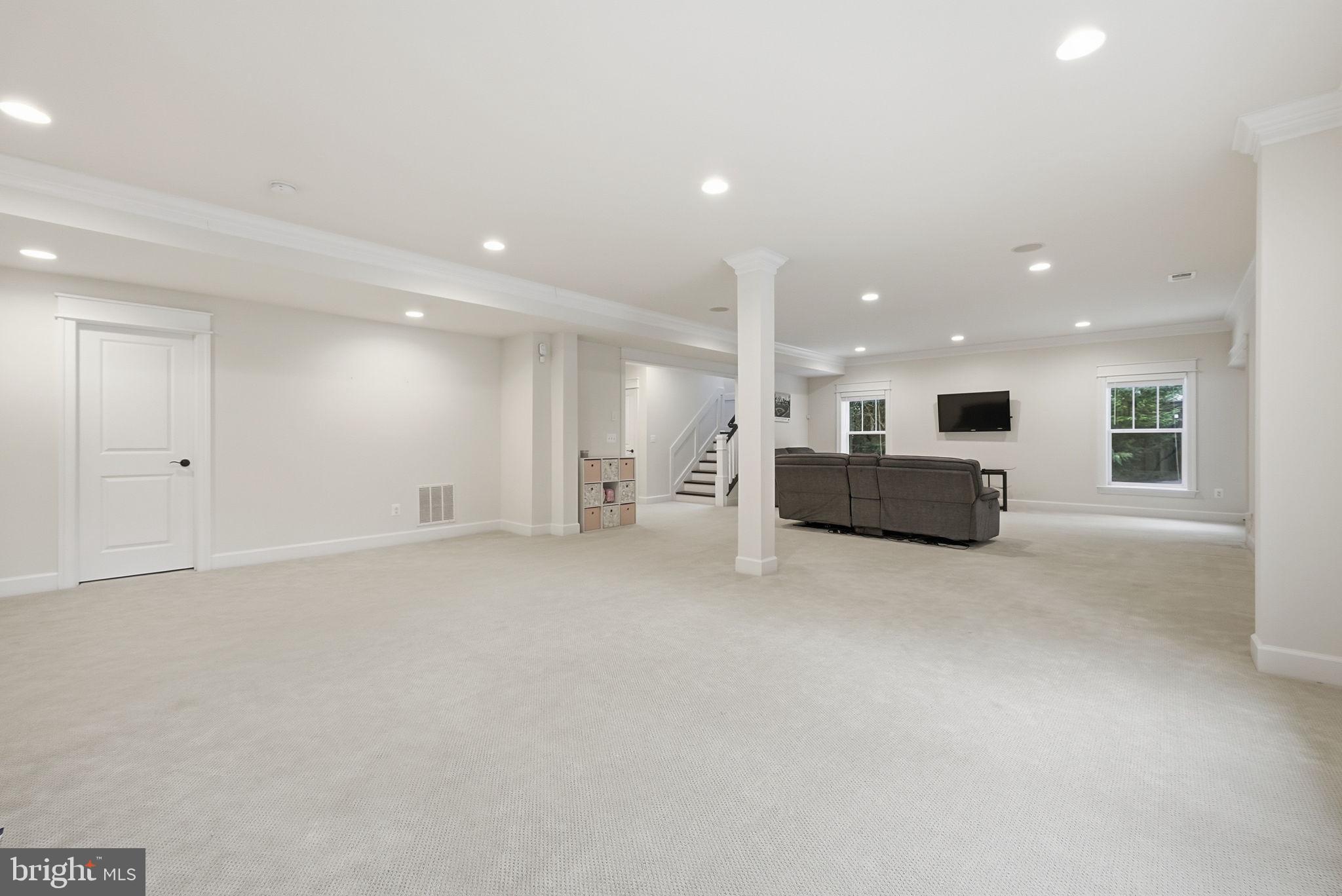 OAKCREST - Residential