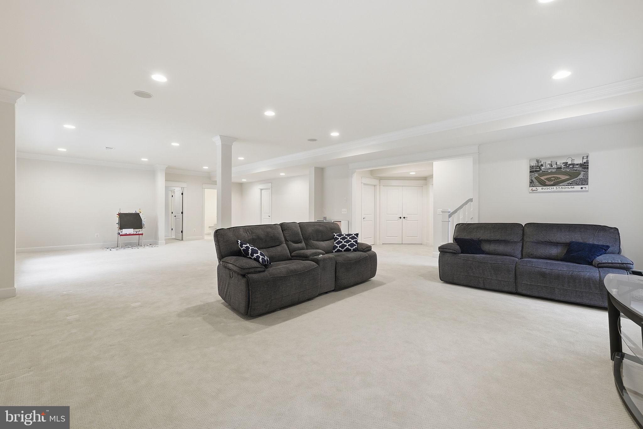 OAKCREST - Residential