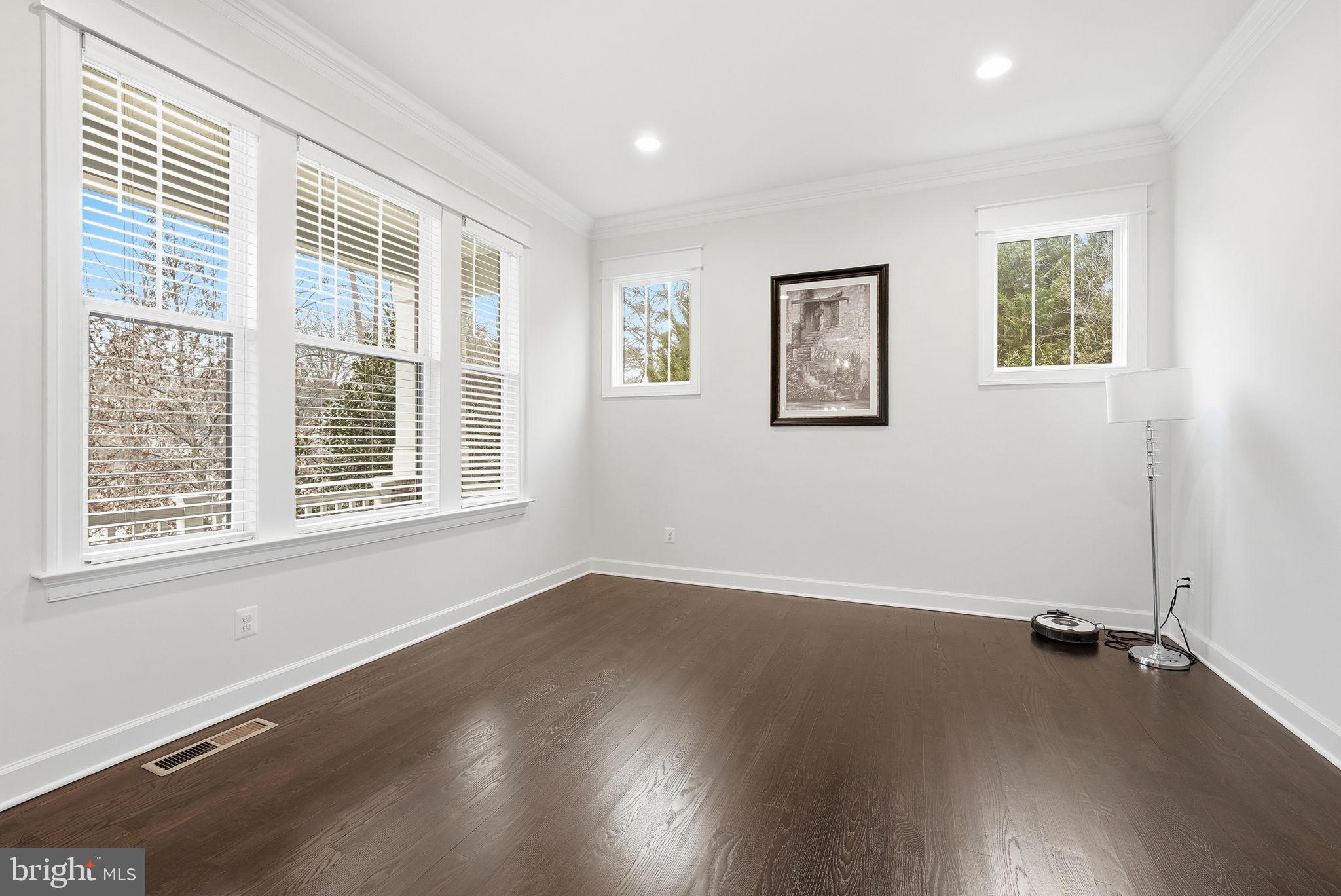 OAKCREST - Residential