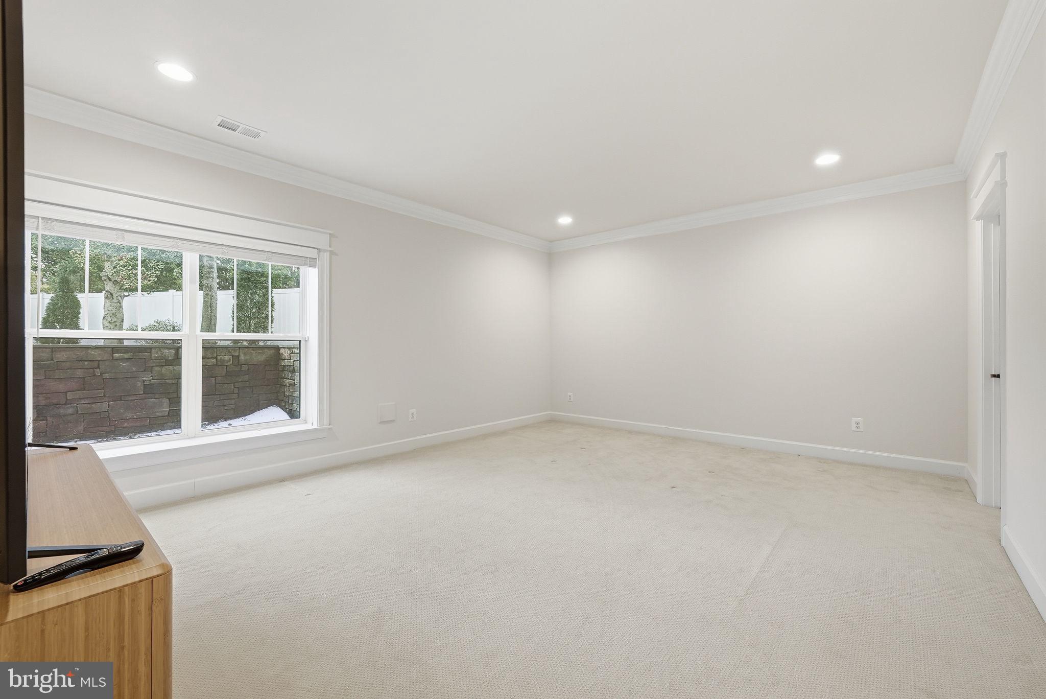 OAKCREST - Residential