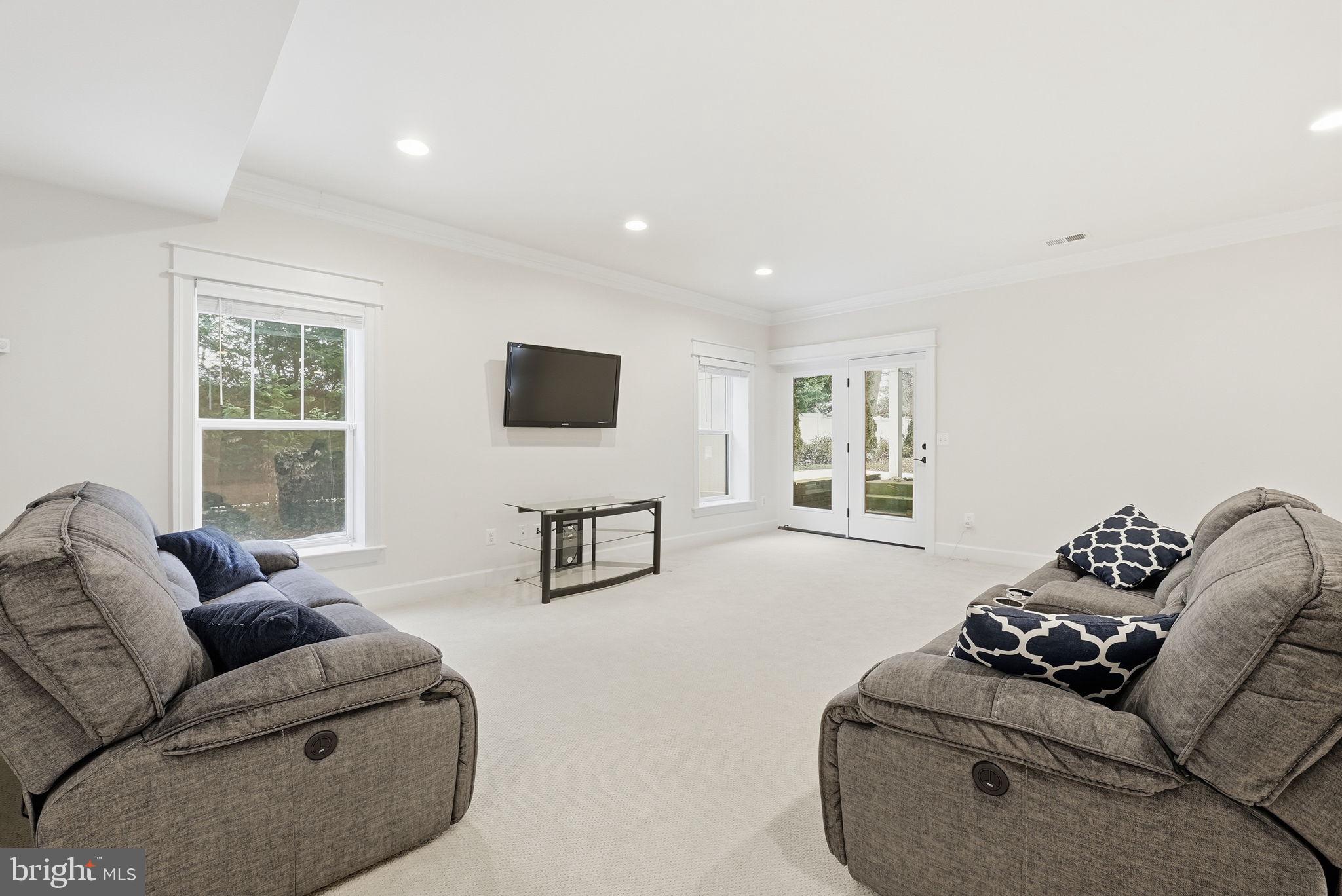 OAKCREST - Residential