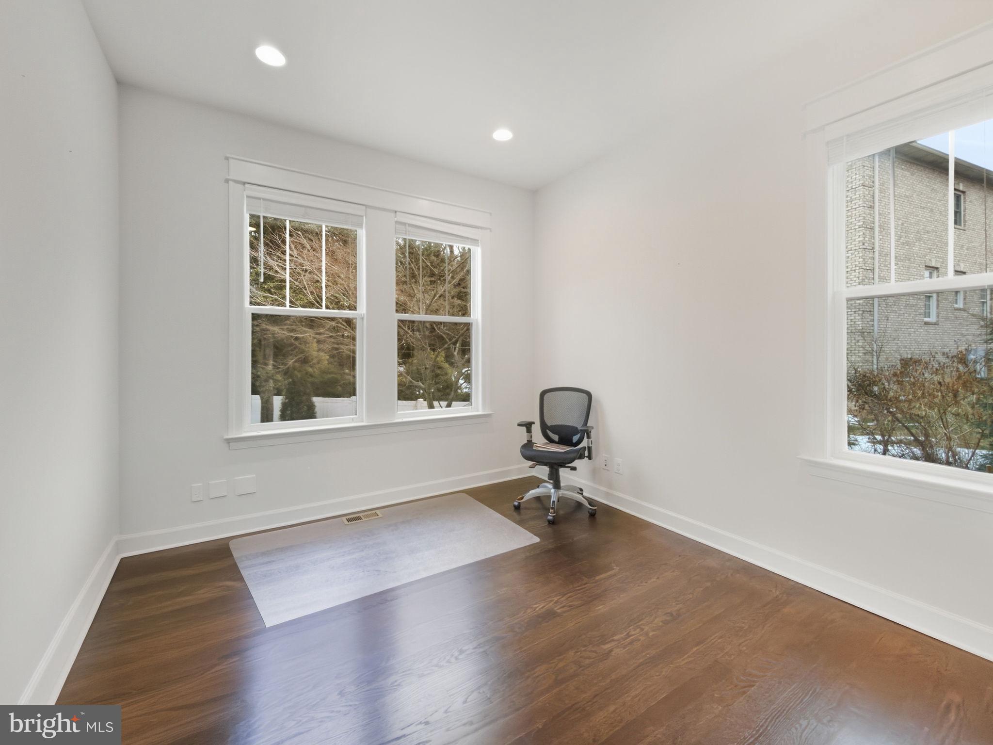 OAKCREST - Residential