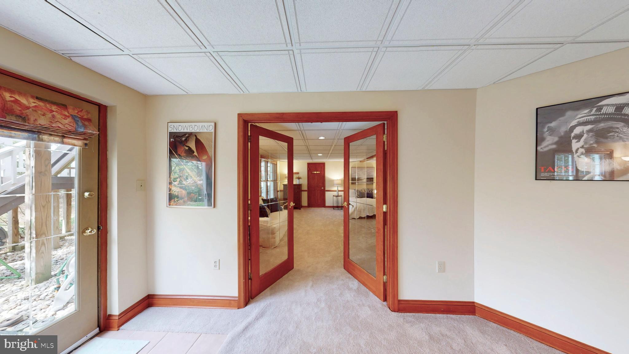 LOWES ISLAND - Residential