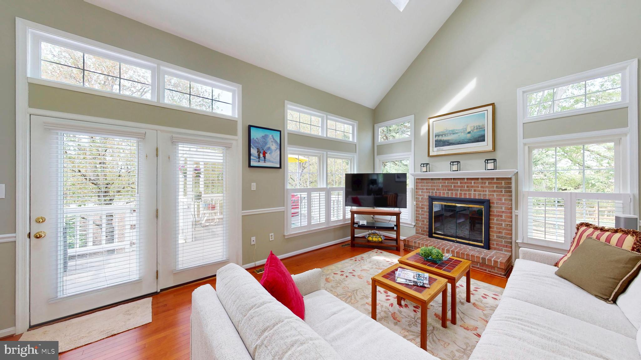 LOWES ISLAND - Residential