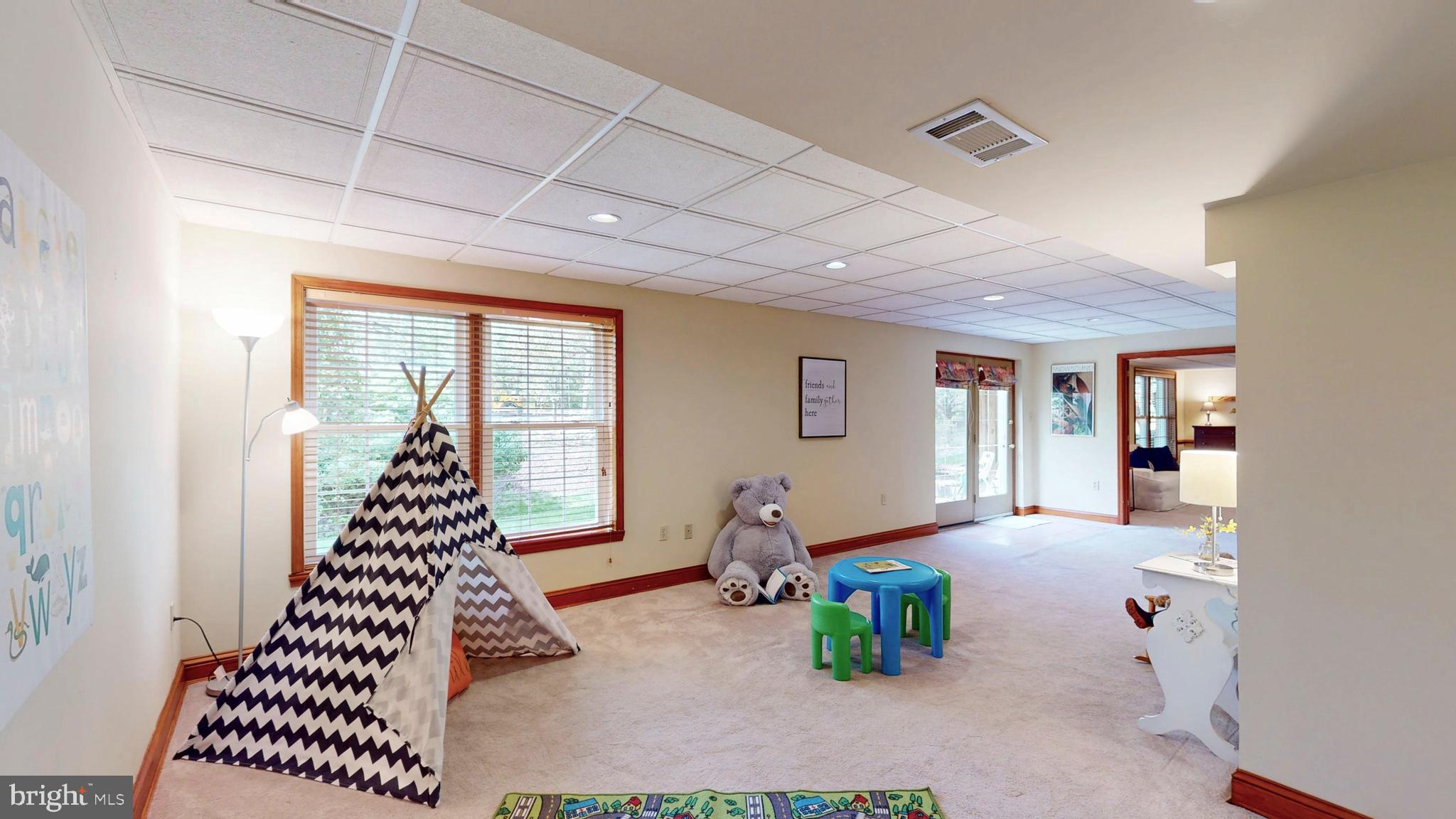 LOWES ISLAND - Residential