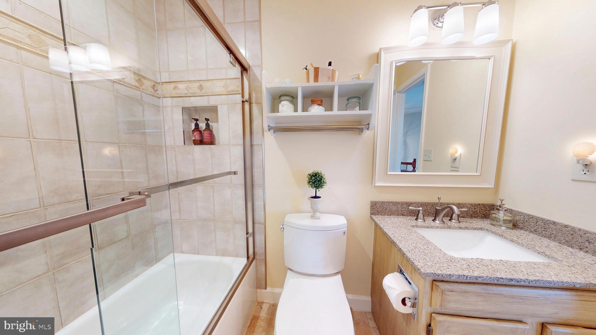 LOWES ISLAND - Residential