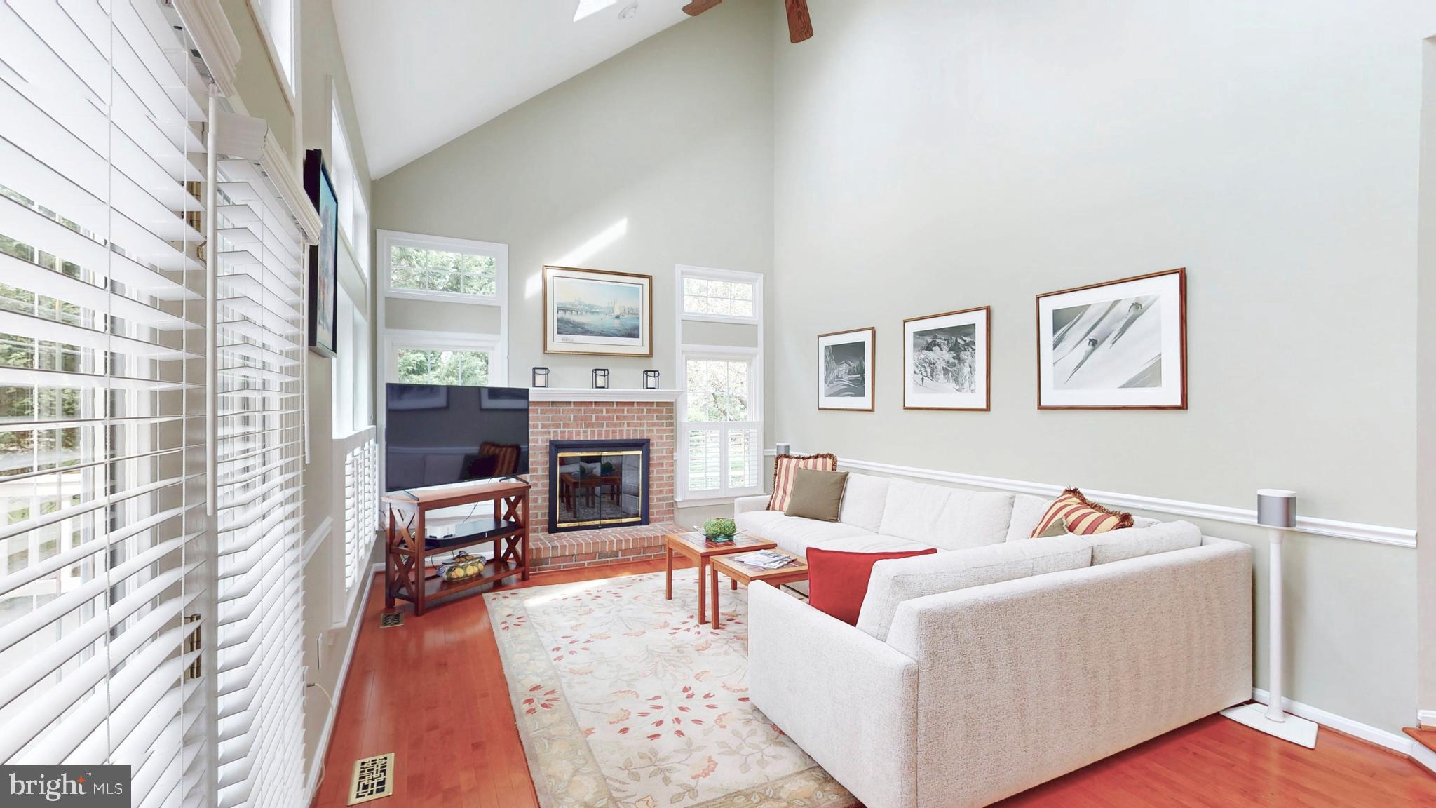 LOWES ISLAND - Residential