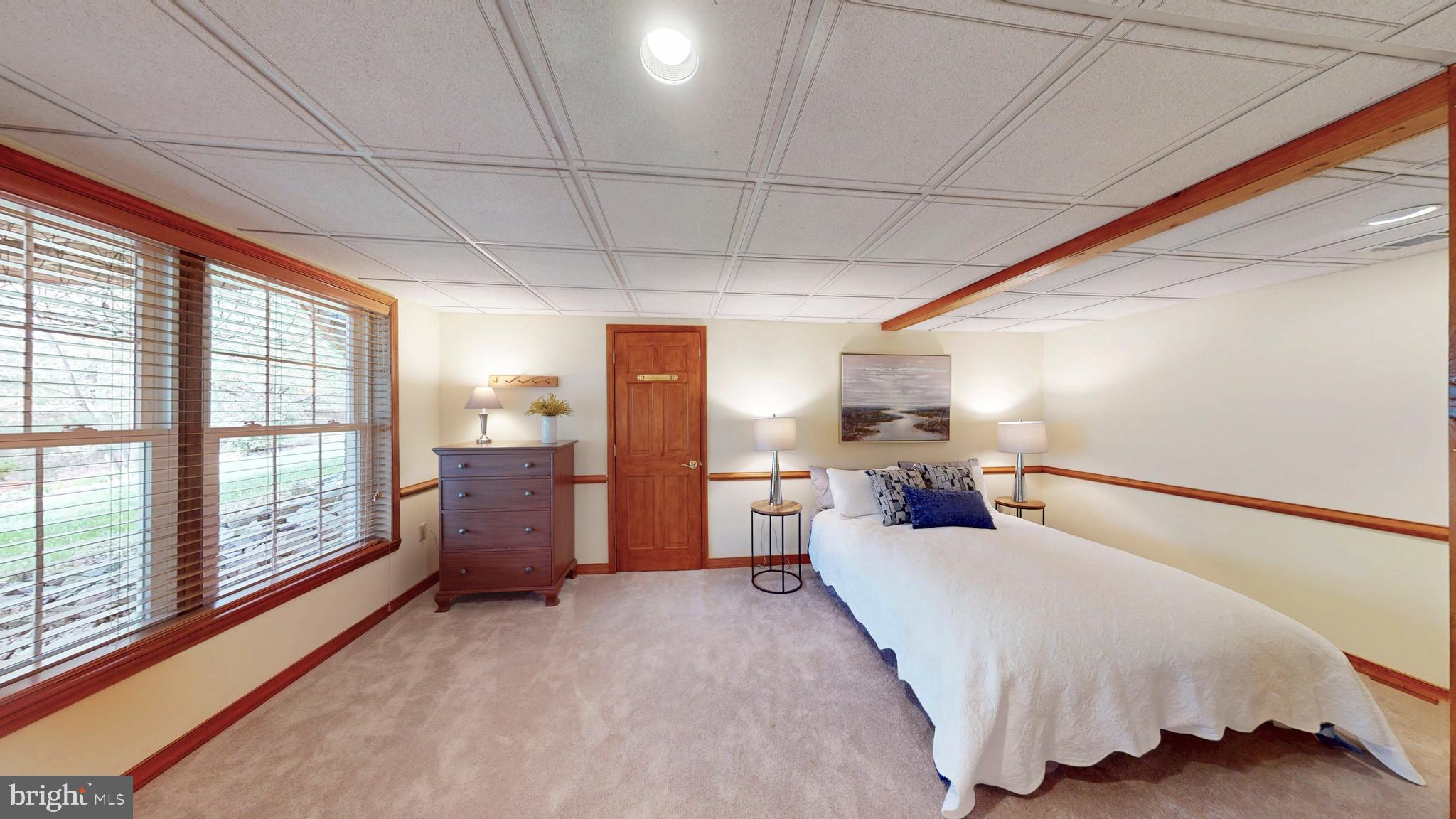 LOWES ISLAND - Residential