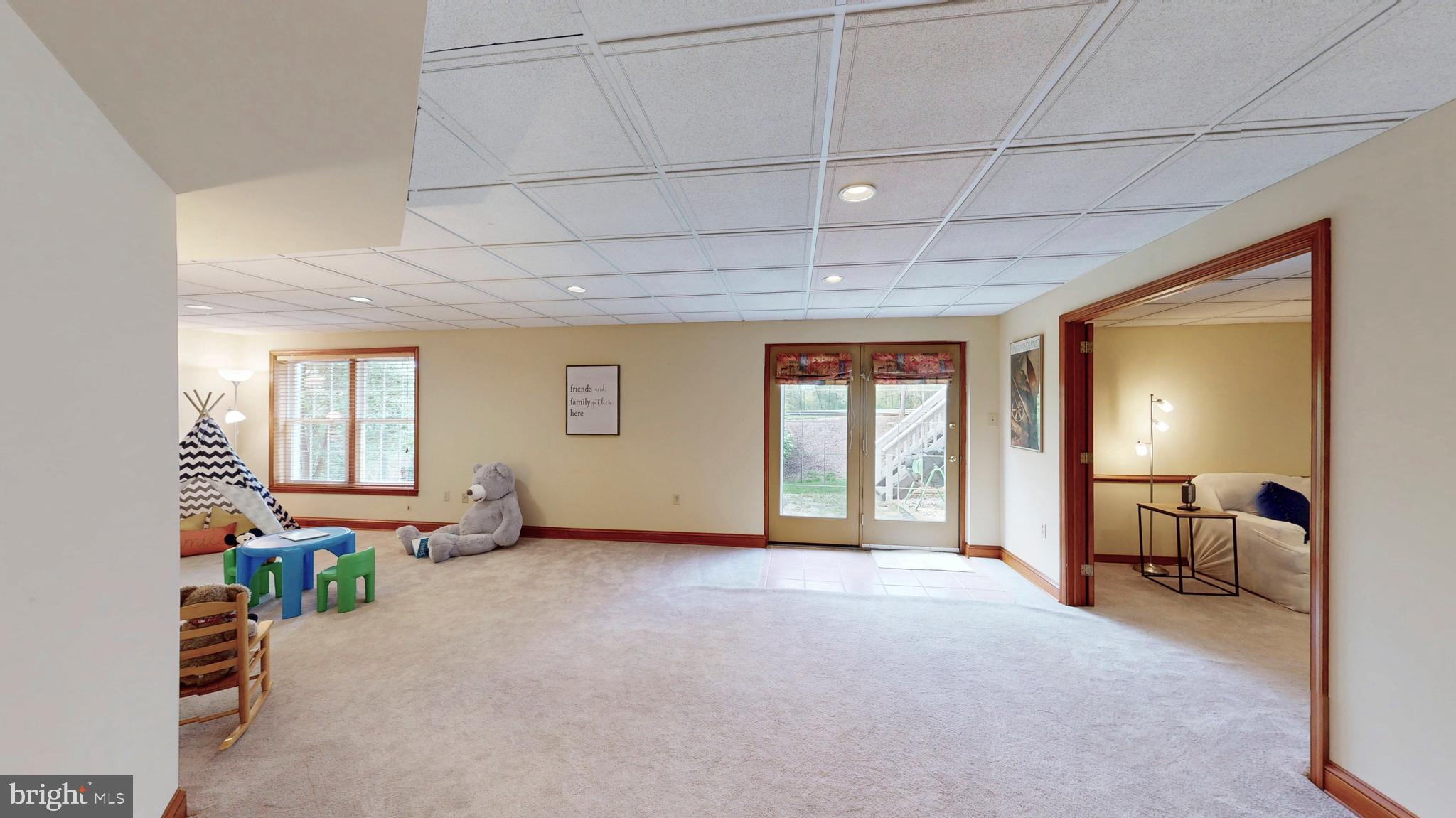 LOWES ISLAND - Residential