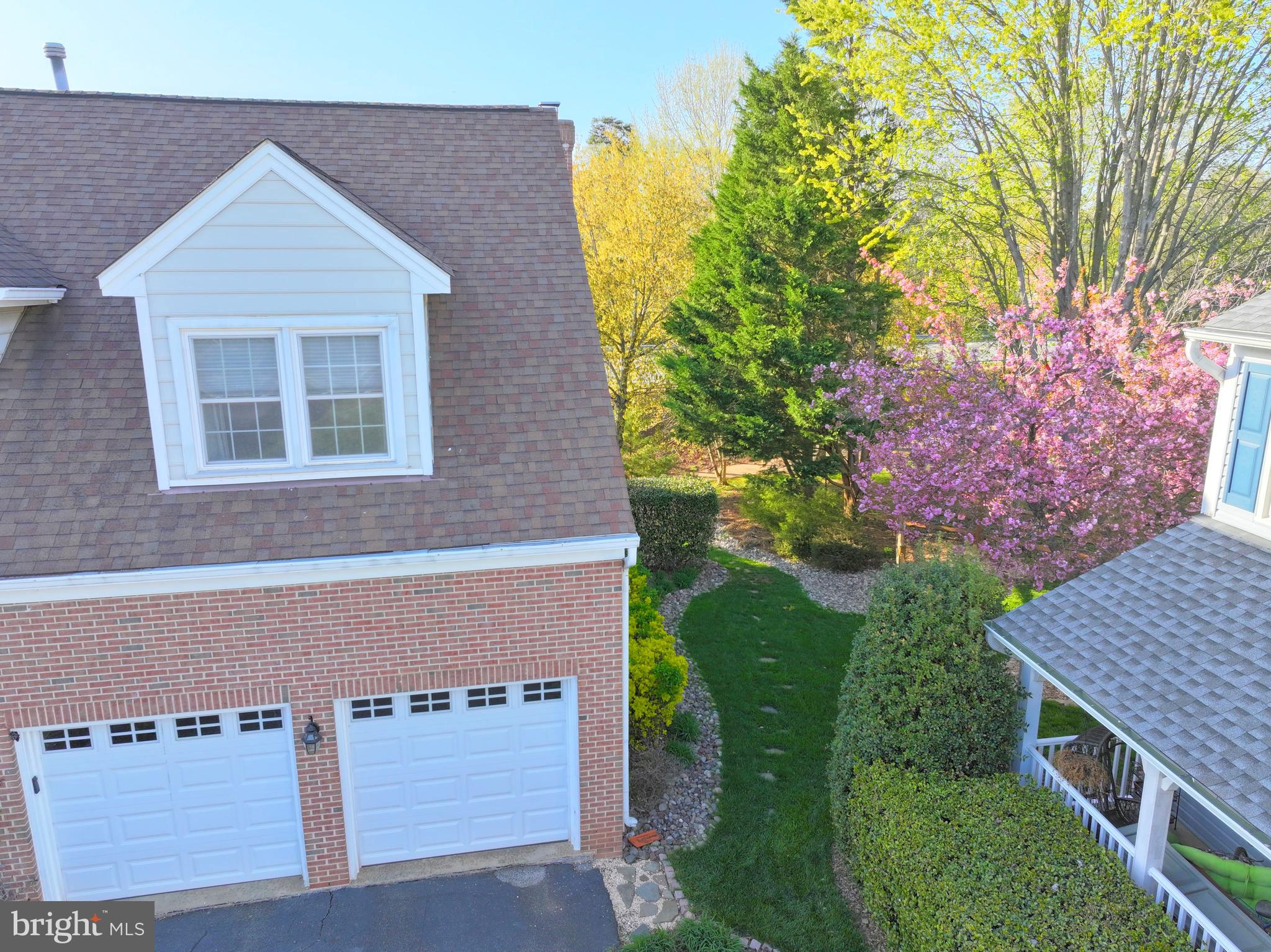 LOWES ISLAND - Residential