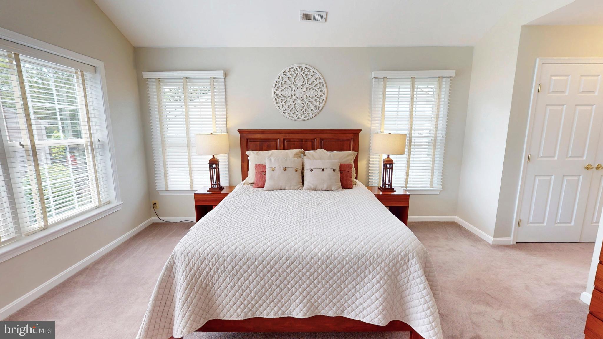 LOWES ISLAND - Residential