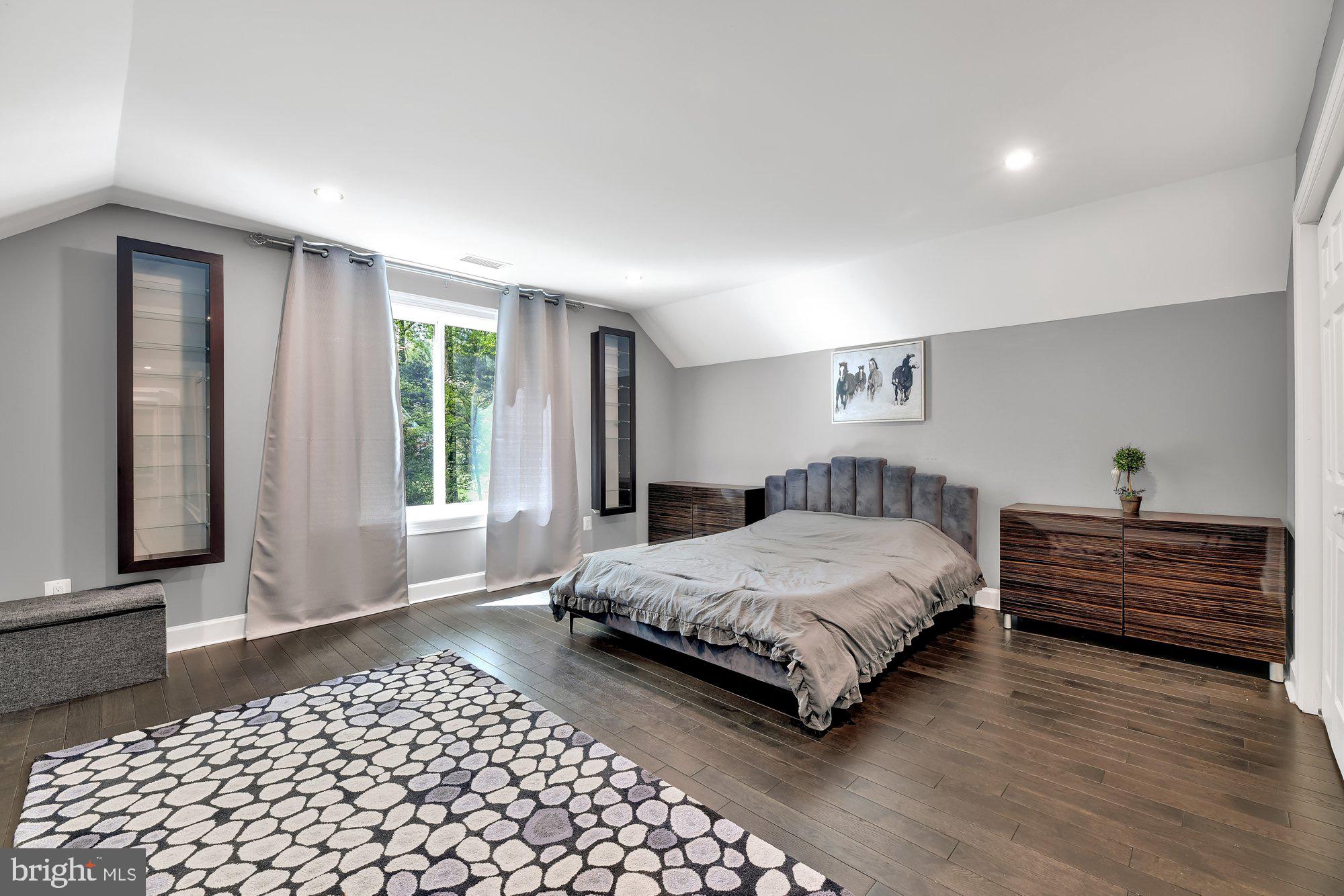 PADONIA WOODS - Residential