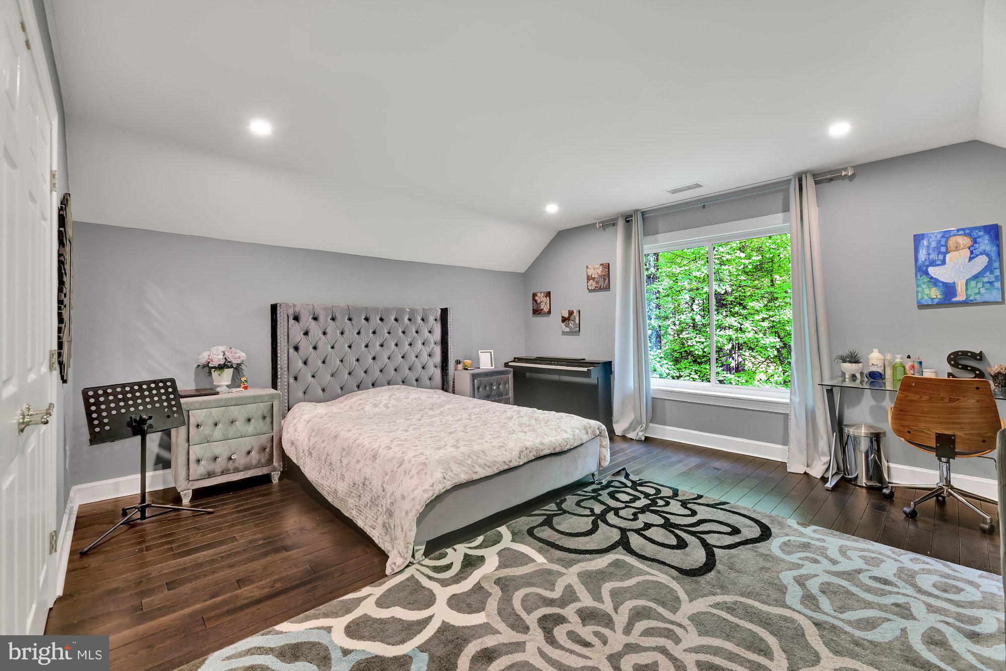 PADONIA WOODS - Residential