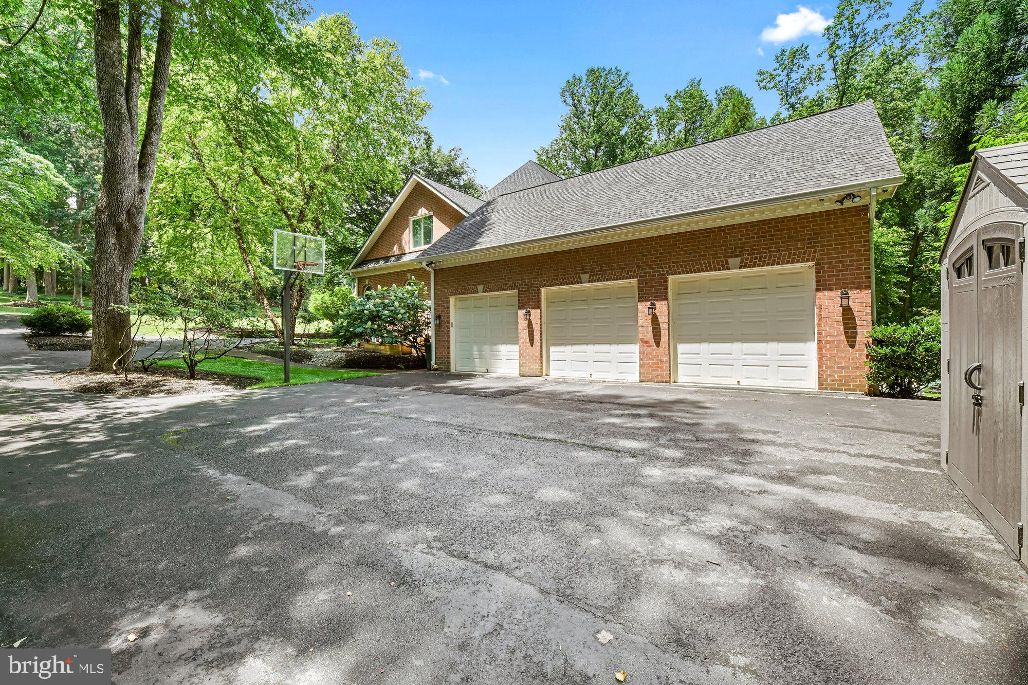 PADONIA WOODS - Residential