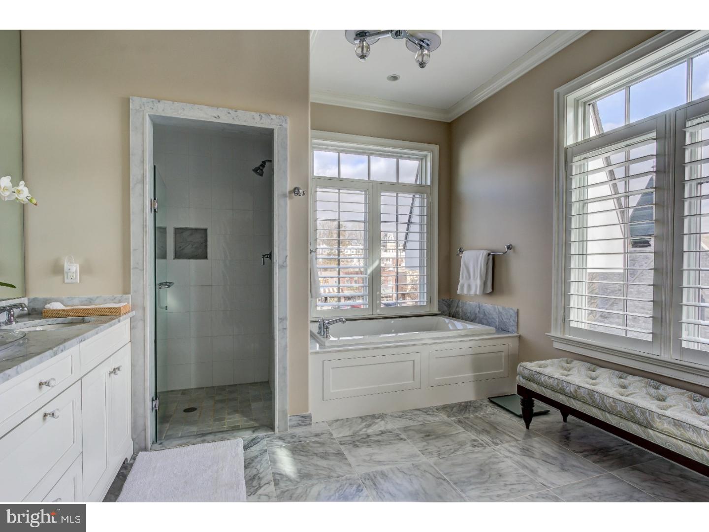 LOUELLA - Residential