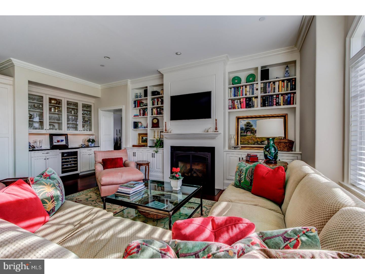 LOUELLA - Residential