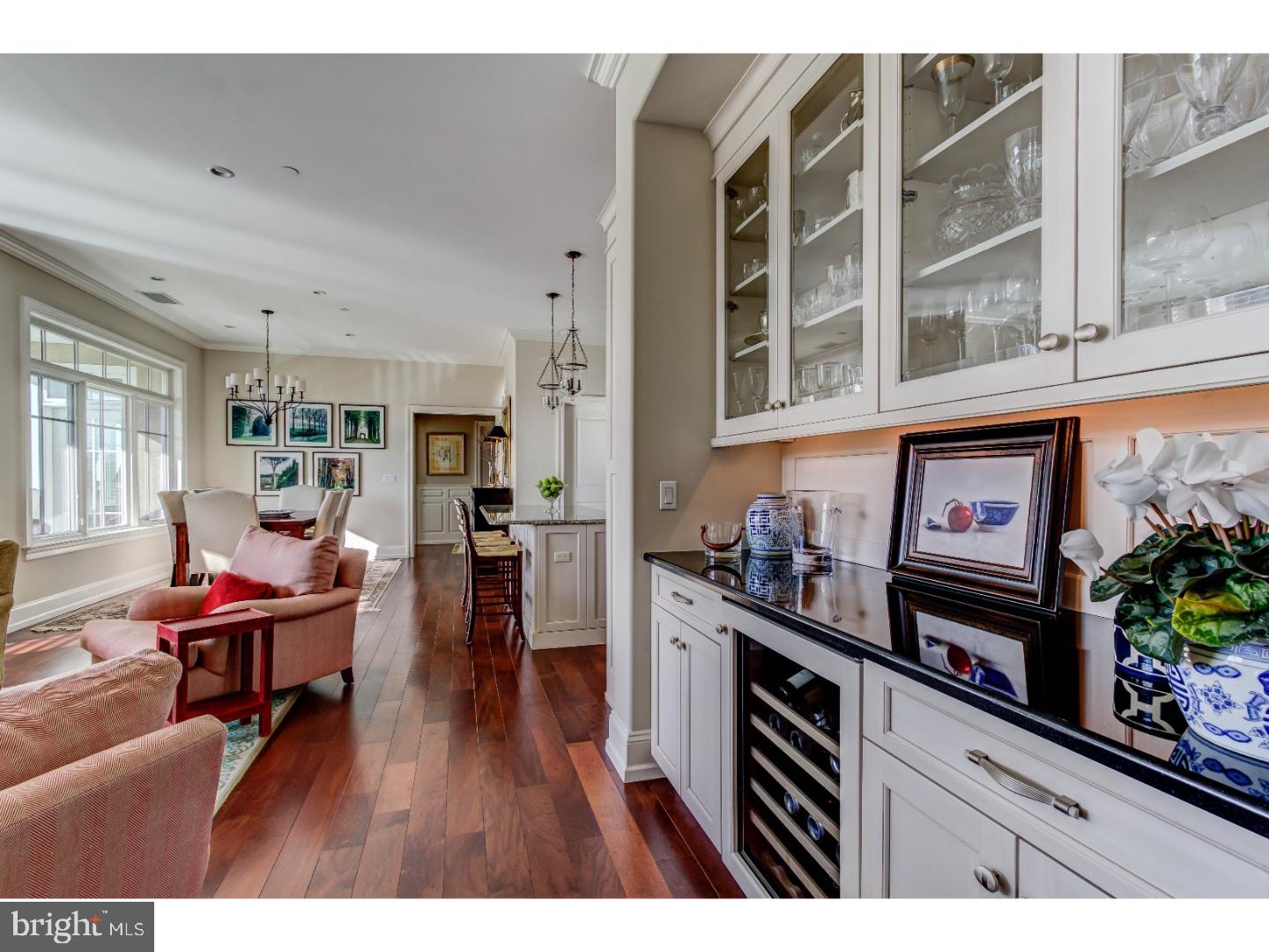 LOUELLA - Residential