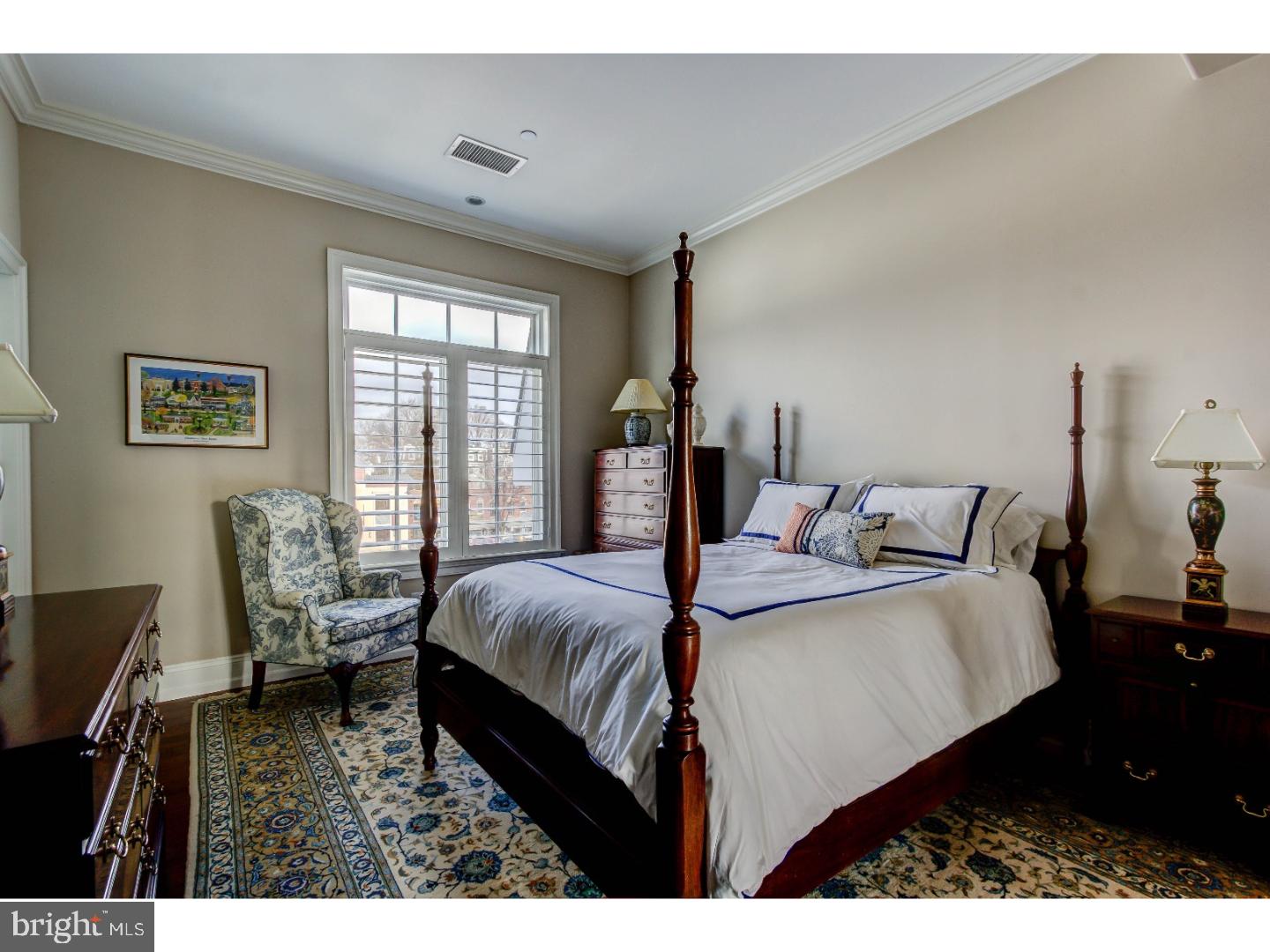 LOUELLA - Residential