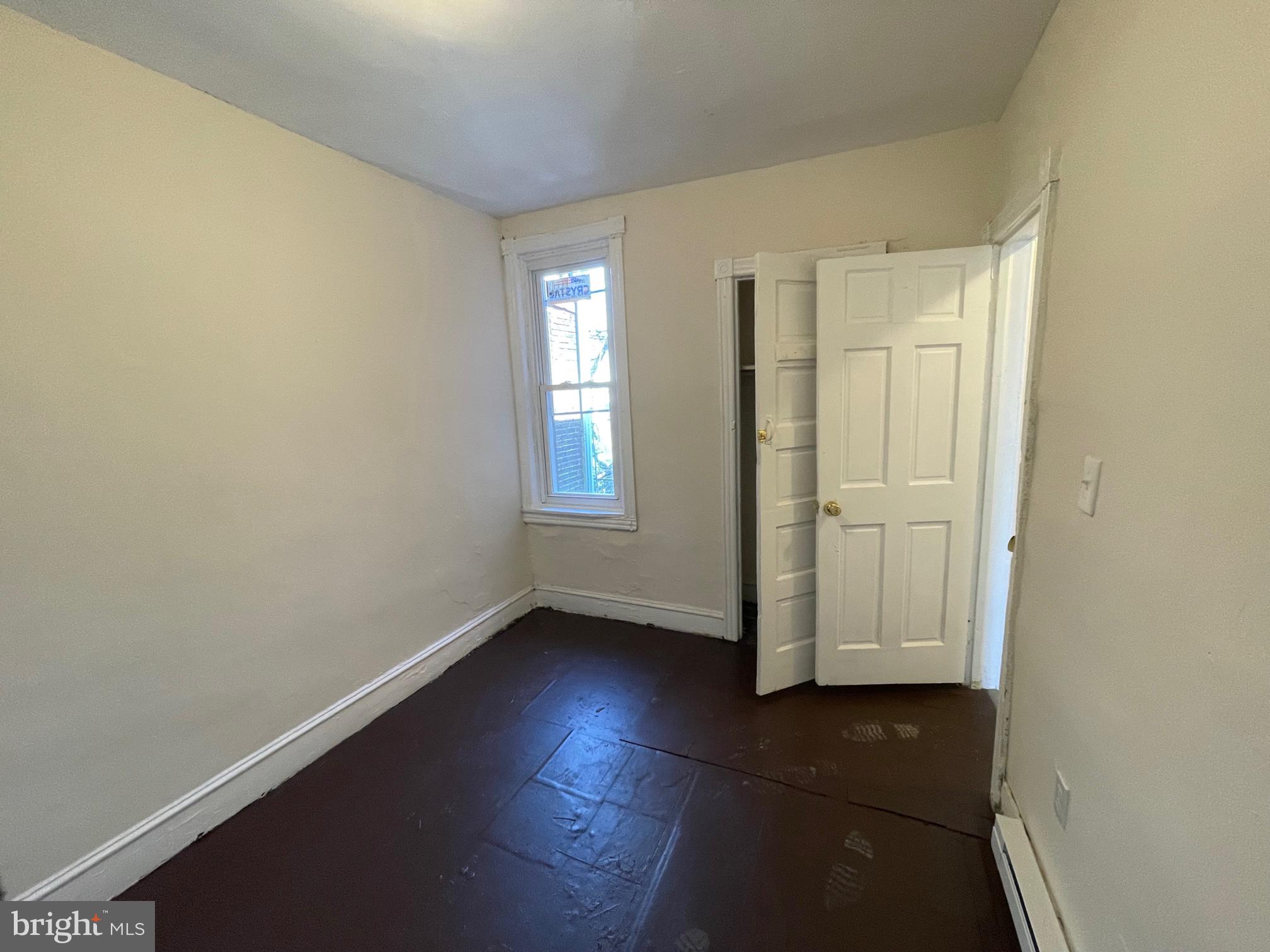 735 W RUSSELL STREET