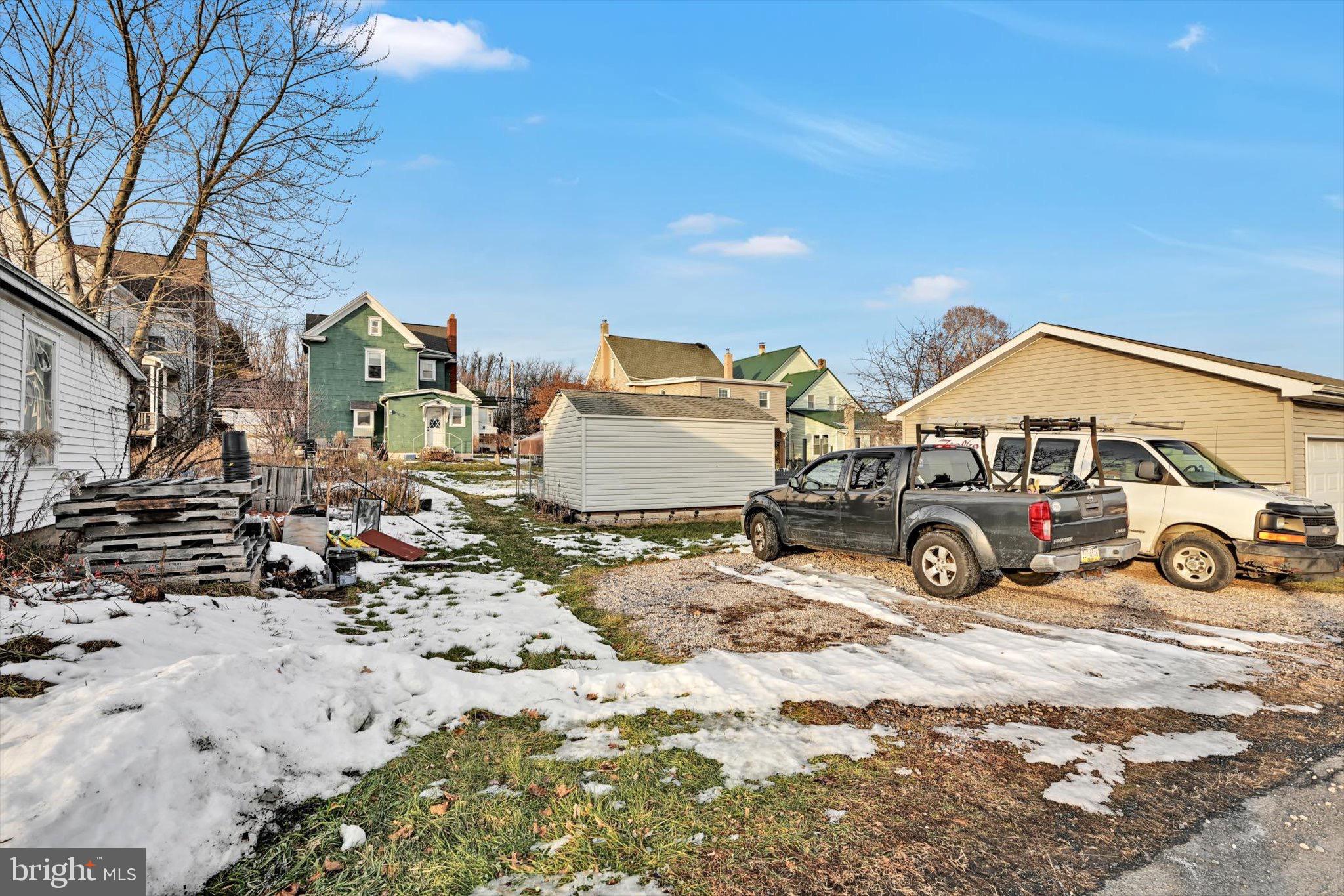 RINGTOWN - Residential