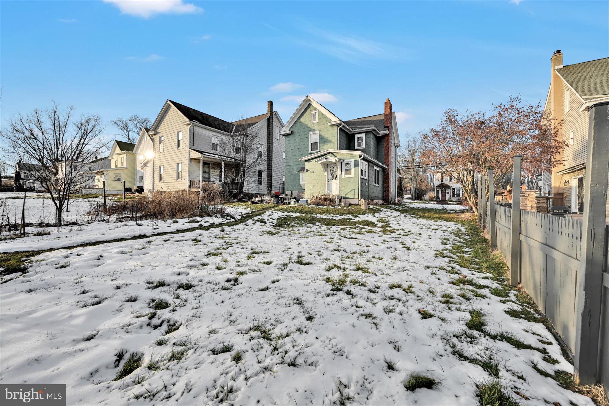 RINGTOWN - Residential