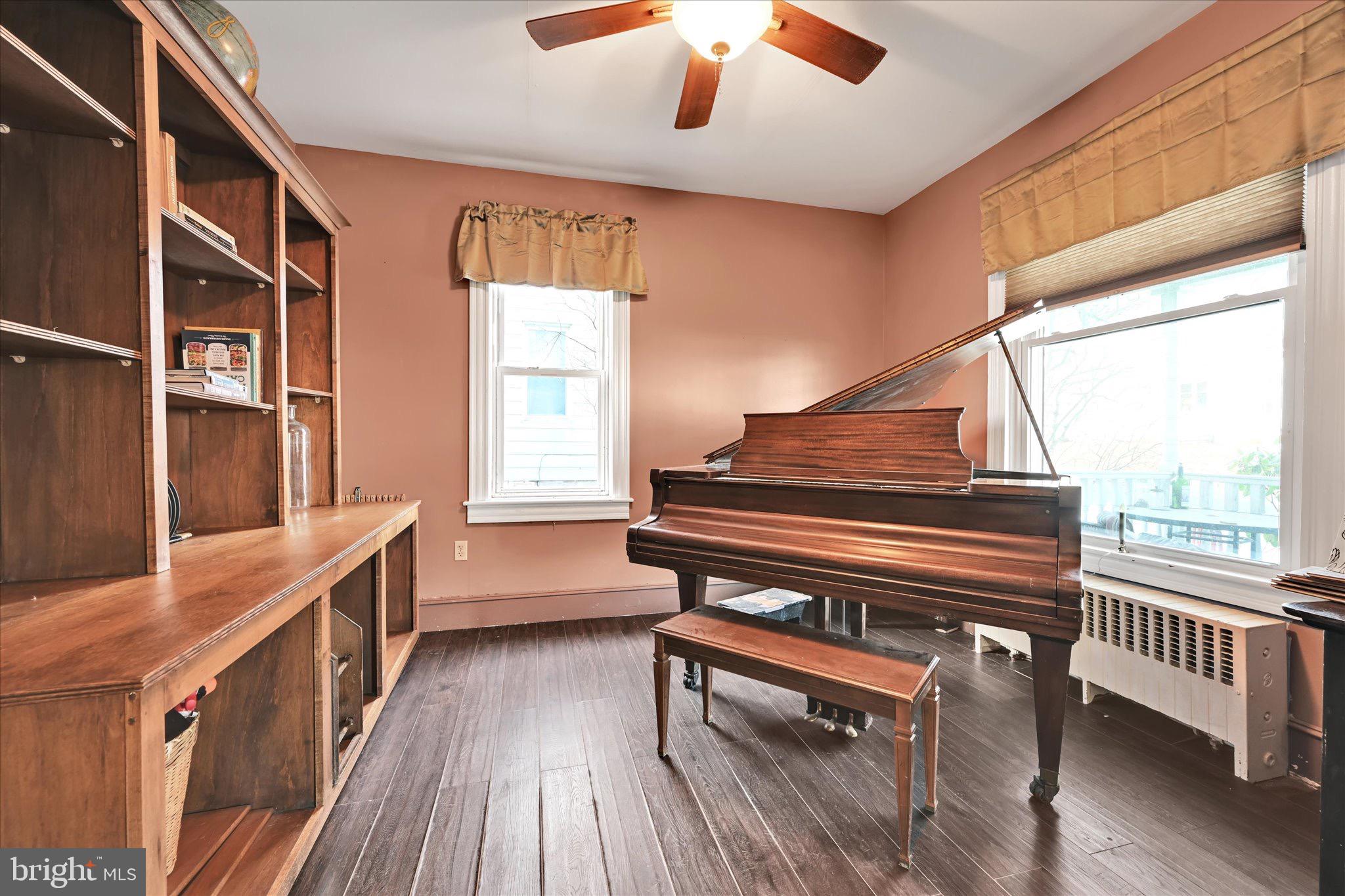 RINGTOWN - Residential