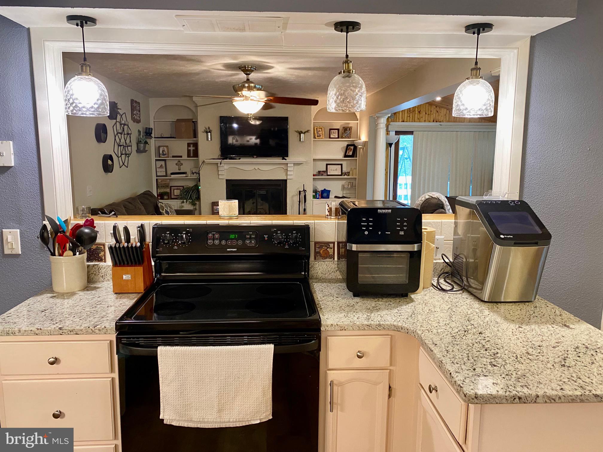 LAKE HOLIDAY ESTATES - Residential