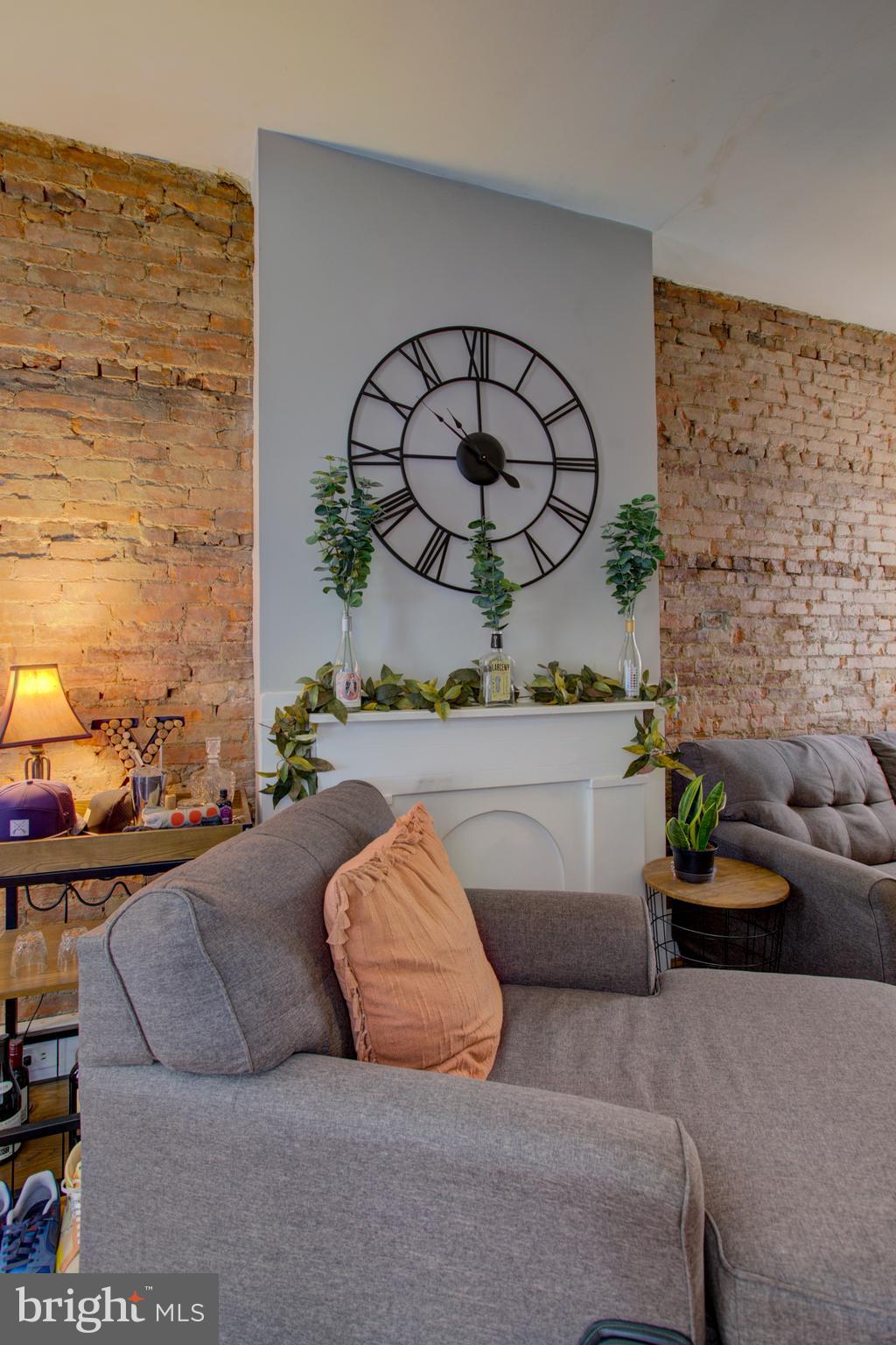 CHESTNUT HILL - Residential Income