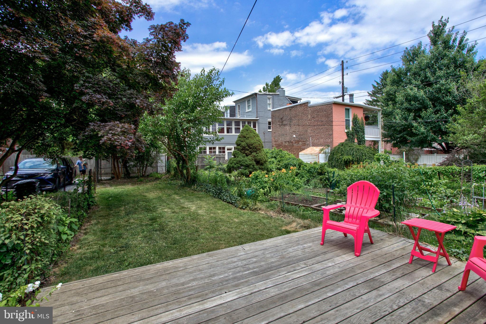 CHESTNUT HILL - Residential Income