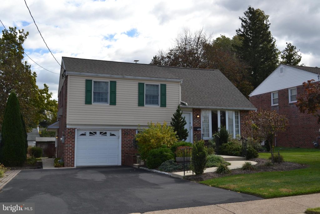 Photo of 409 Melvin Drive, BROOKHAVEN, PA 19015 (MLS # PADE2103234)