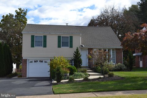 Photo of 409 Melvin Drive, BROOKHAVEN, PA 19015 (MLS # PADE2103234)