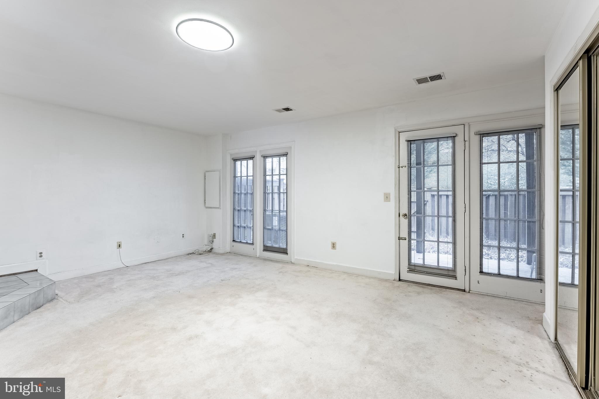 MERRY OAKS - Residential