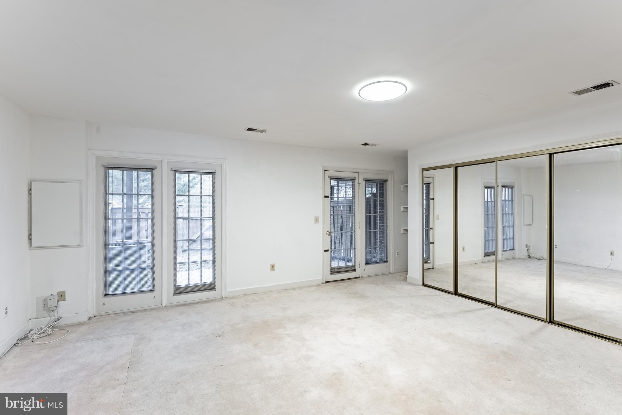 MERRY OAKS - Residential