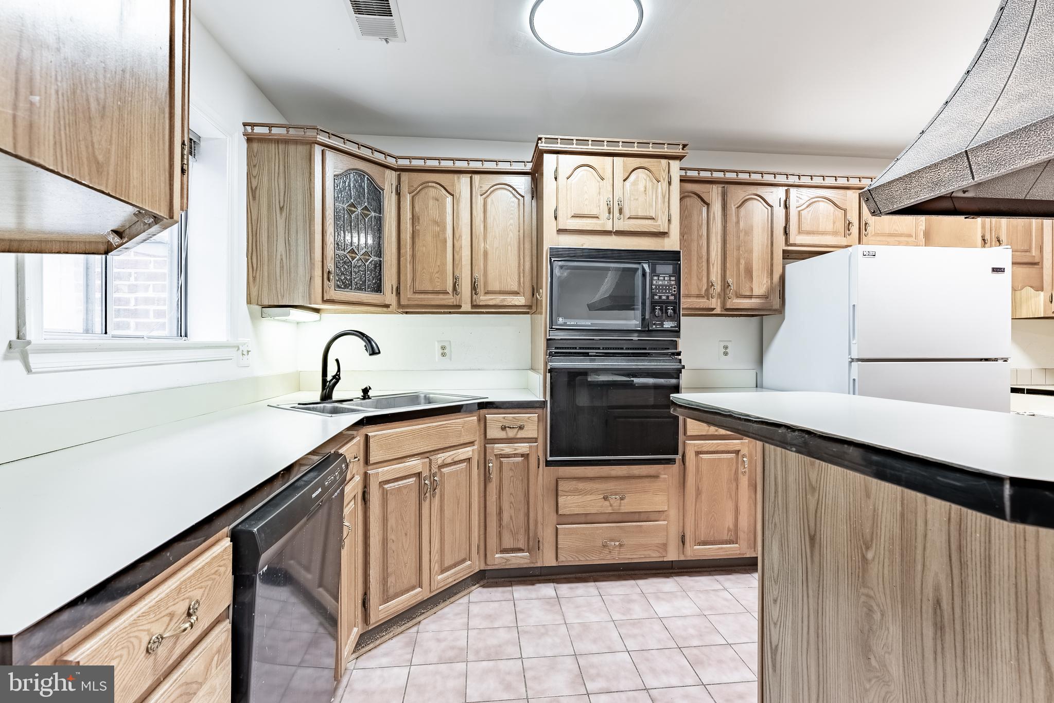 MERRY OAKS - Residential