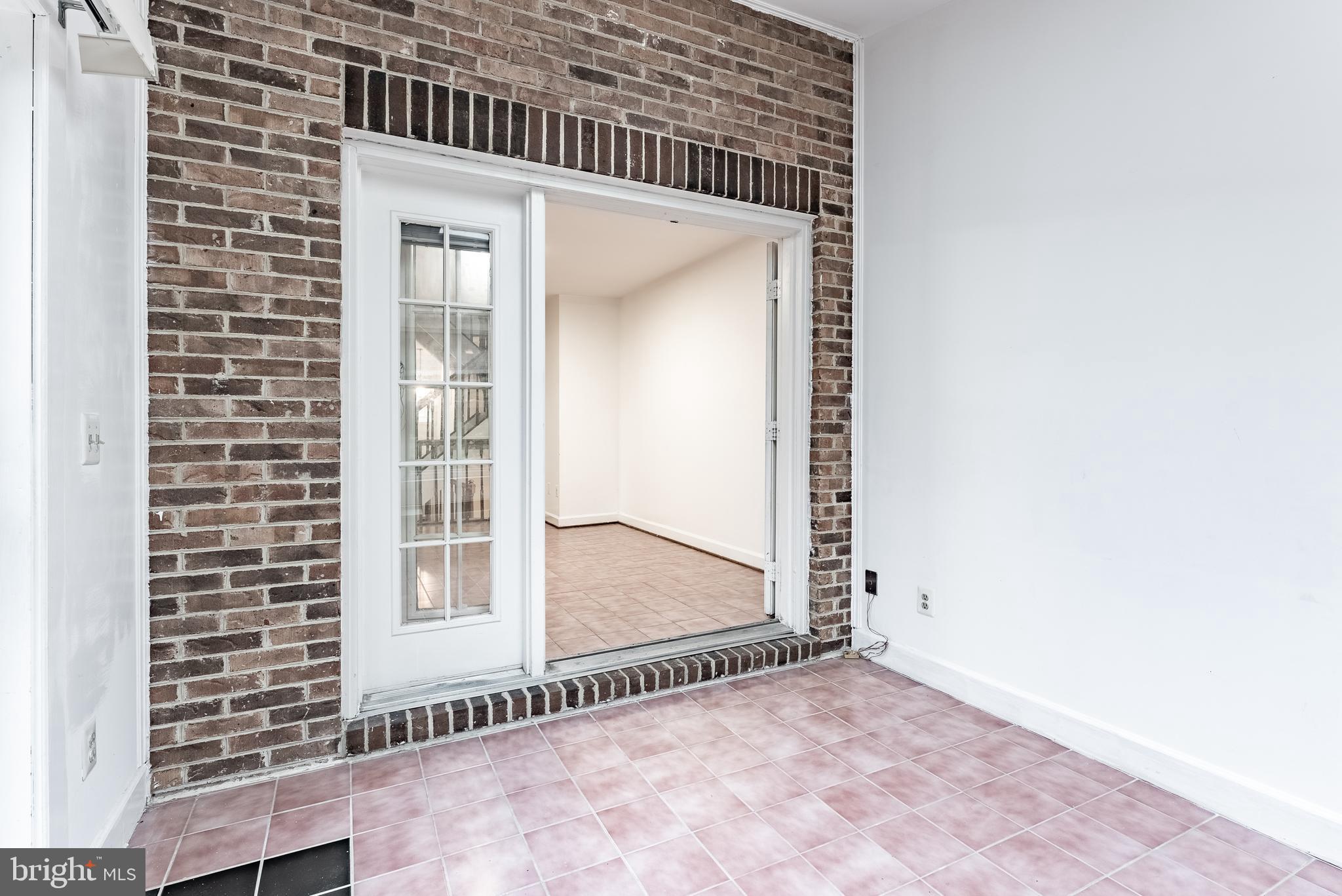 MERRY OAKS - Residential