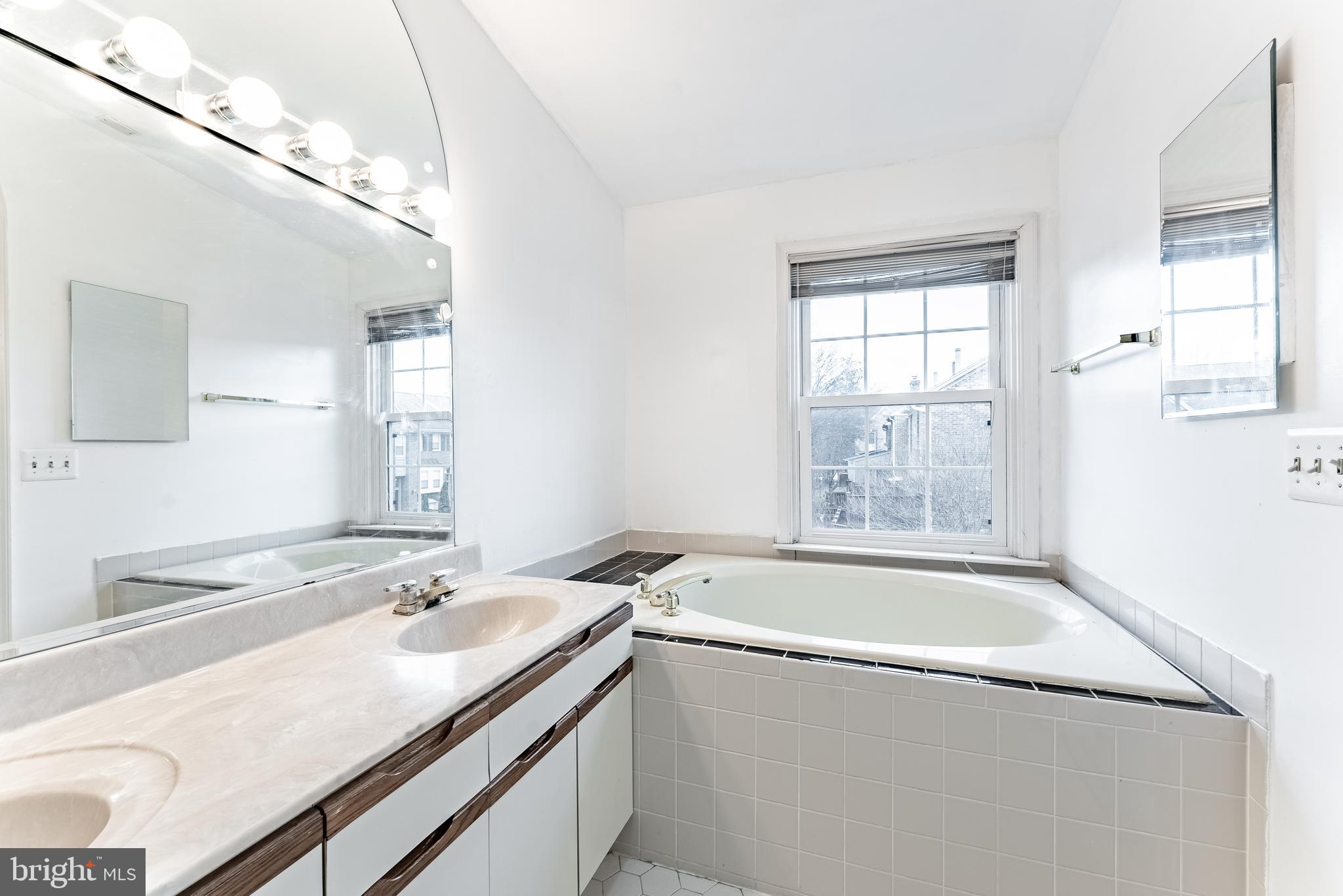 MERRY OAKS - Residential