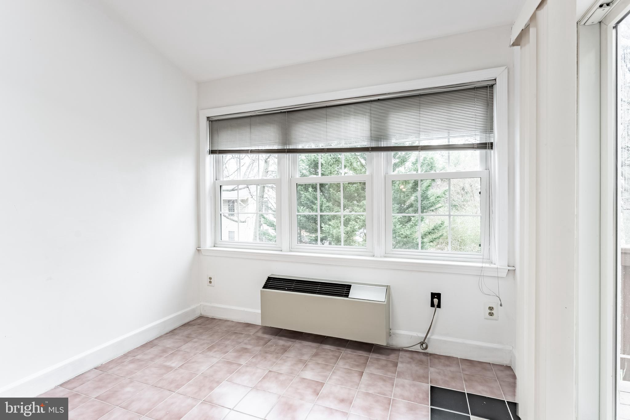 MERRY OAKS - Residential