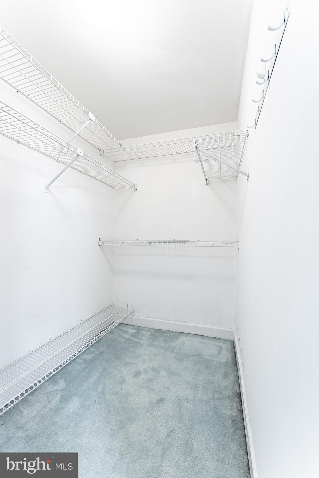 MERRY OAKS - Residential