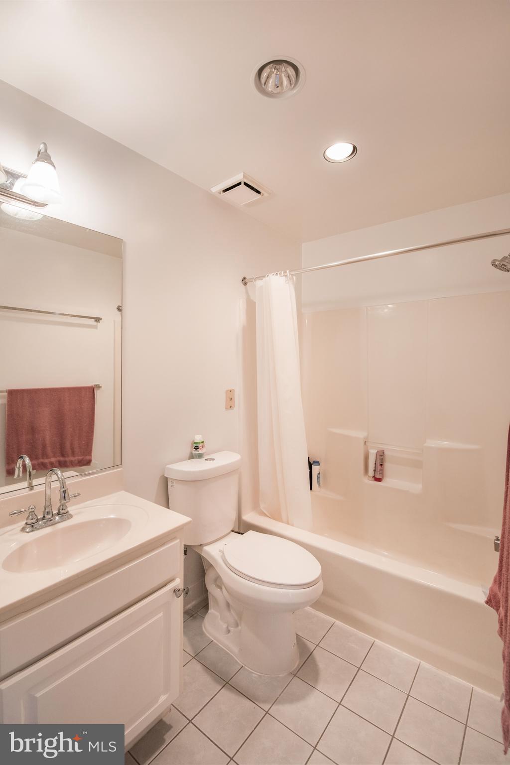 FALLS STATION - Residential Lease