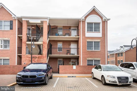 6932 Fairfax Drive Unit 304, Arlington, VA MLS: VAAR2057846