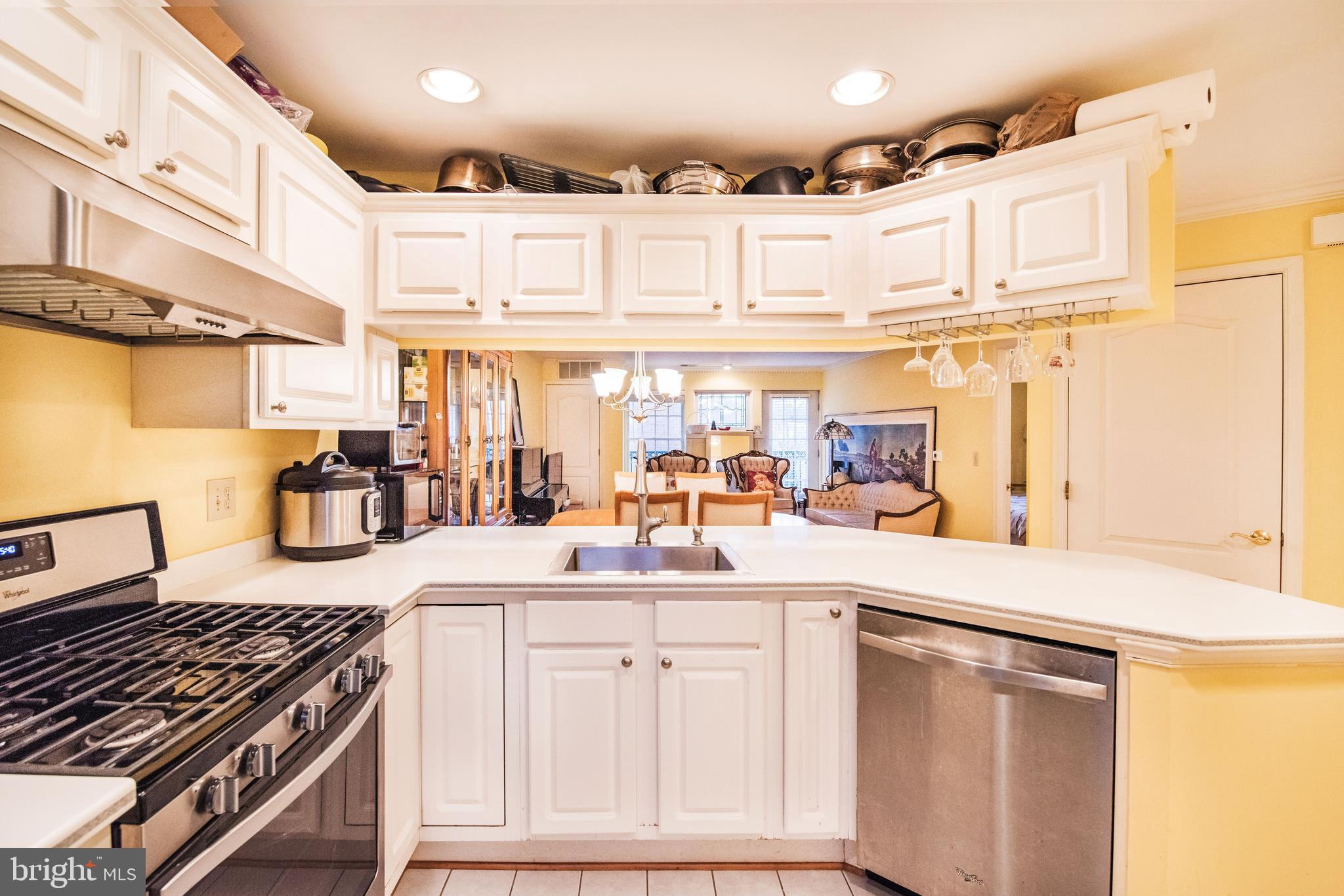 FALLS STATION - Residential Lease