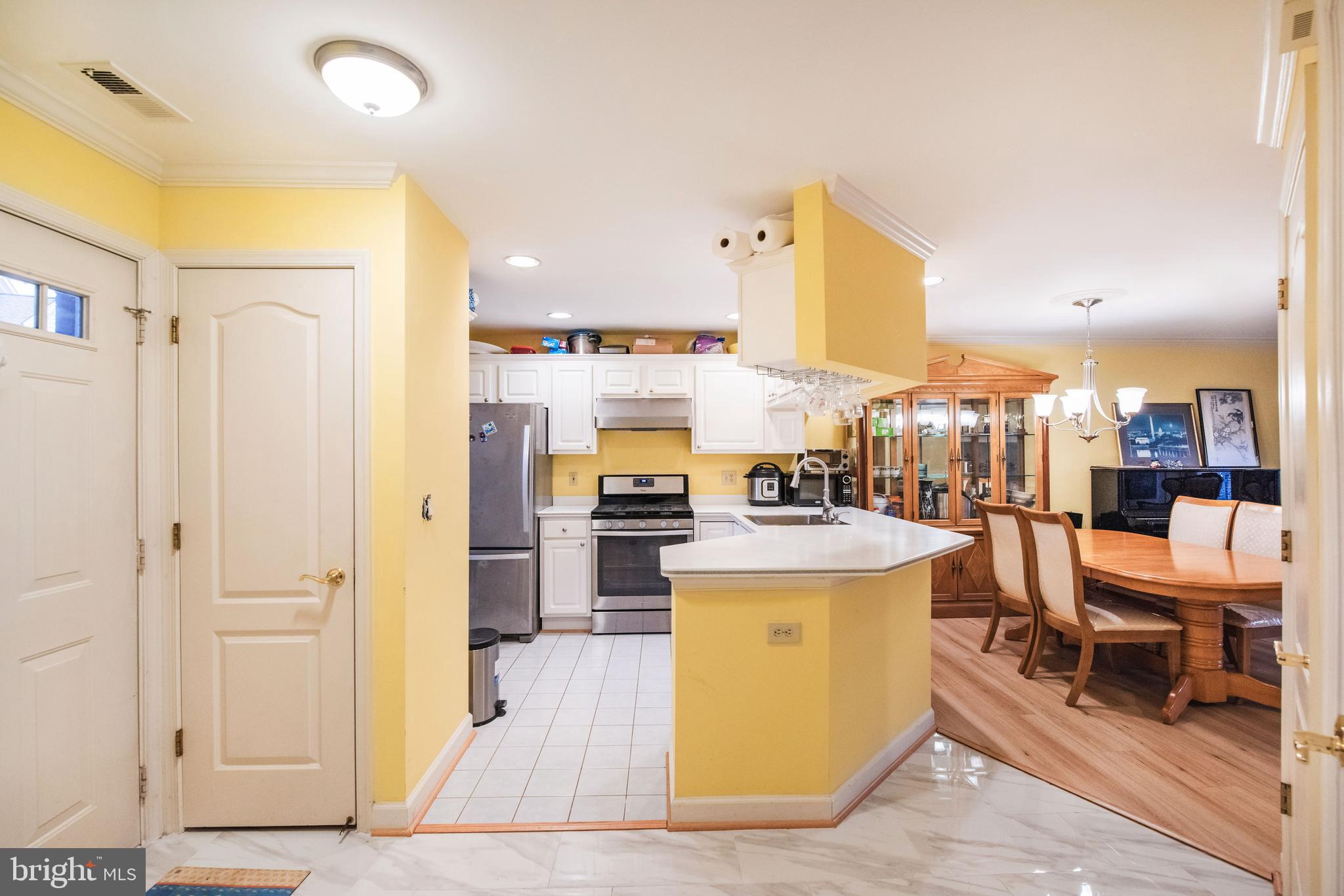6932 FAIRFAX DRIVE 304