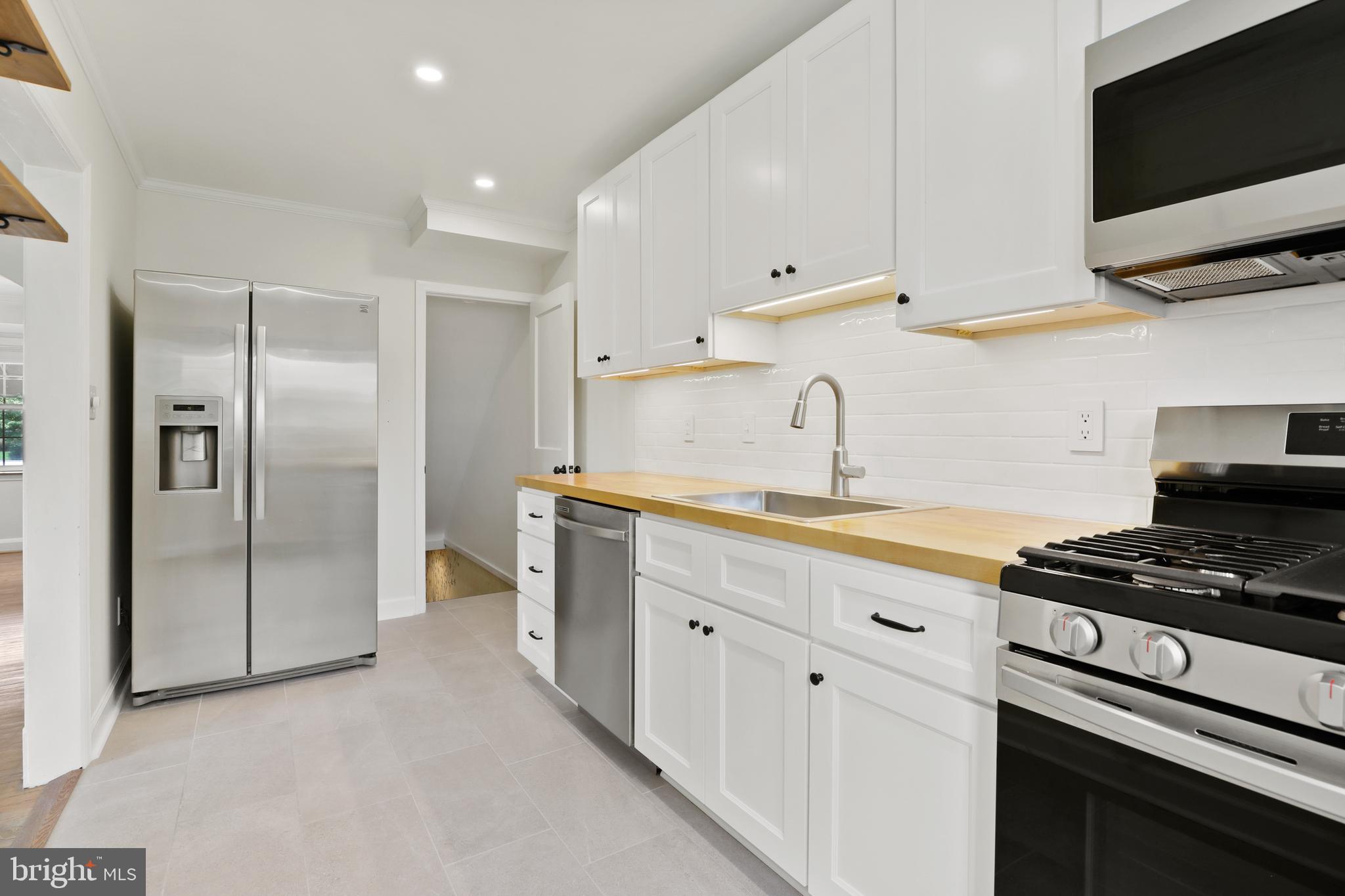 KNETTISHALL - Residential Lease