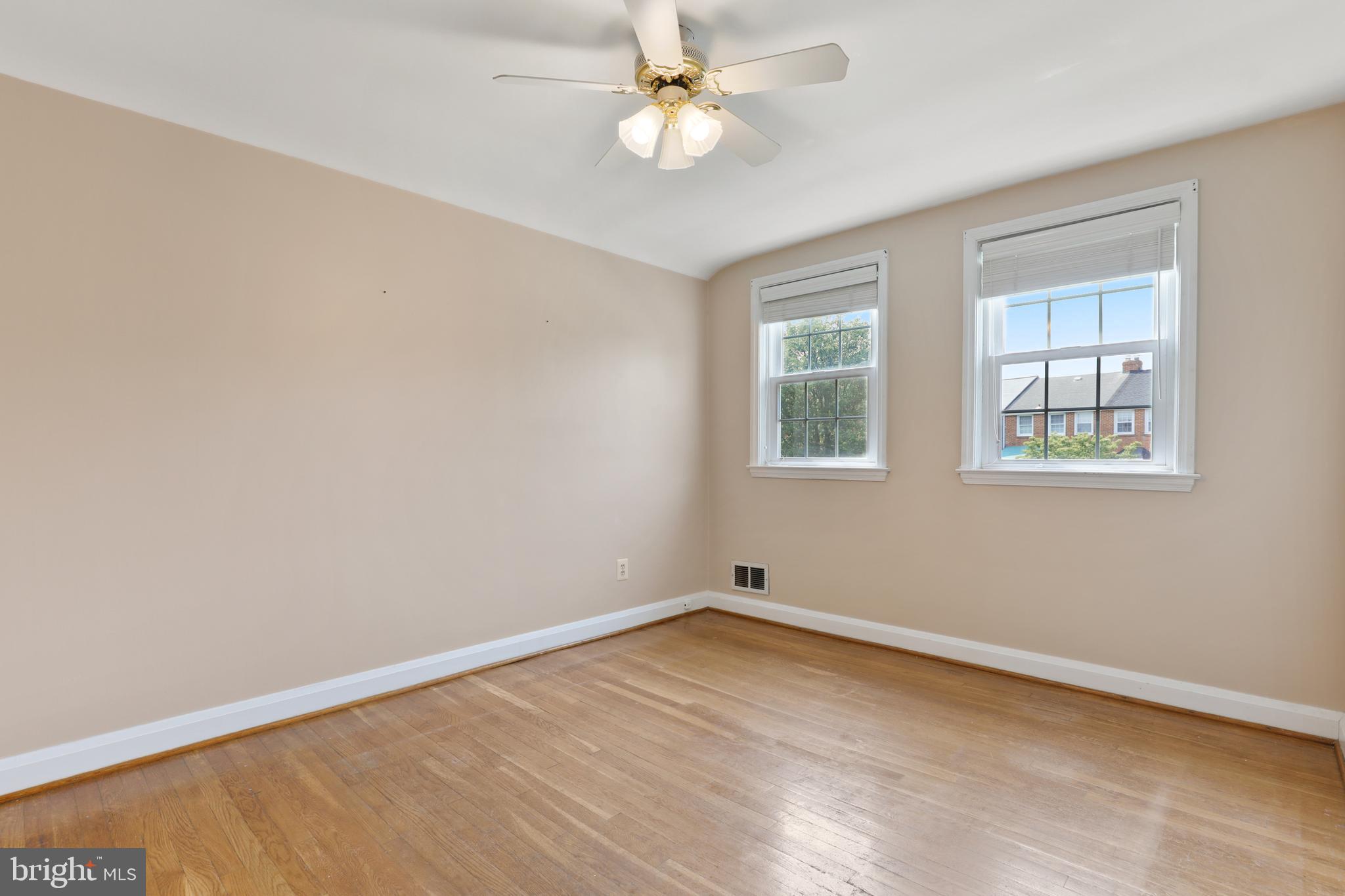 KNETTISHALL - Residential Lease