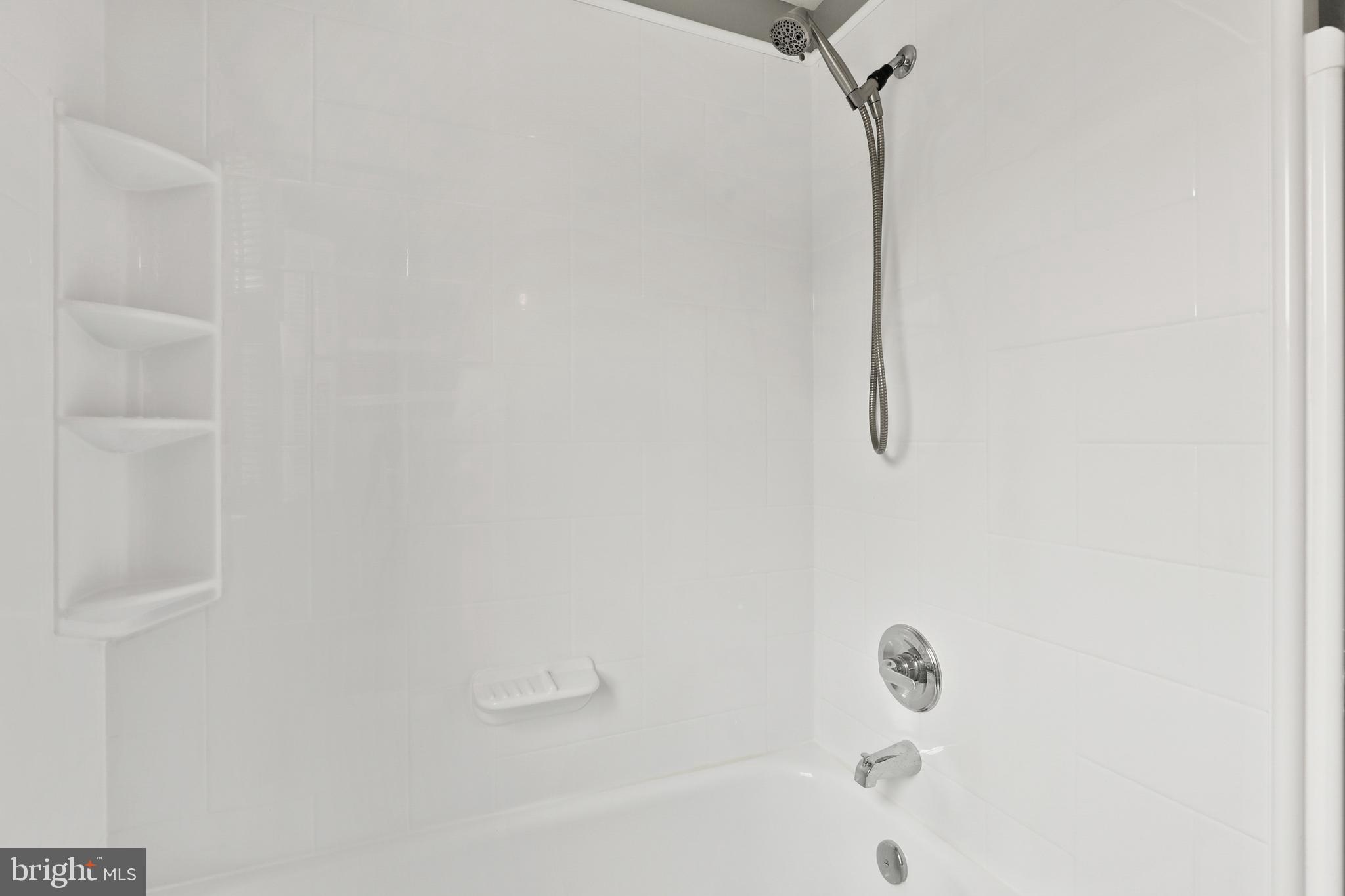 KNETTISHALL - Residential Lease