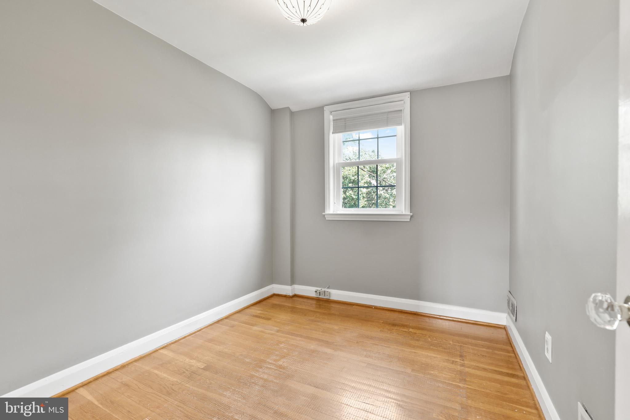 KNETTISHALL - Residential Lease