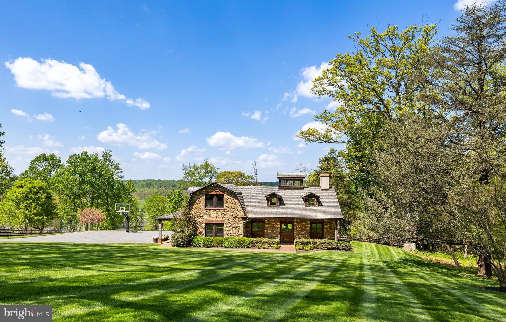 CAVES VALLEY - Residential