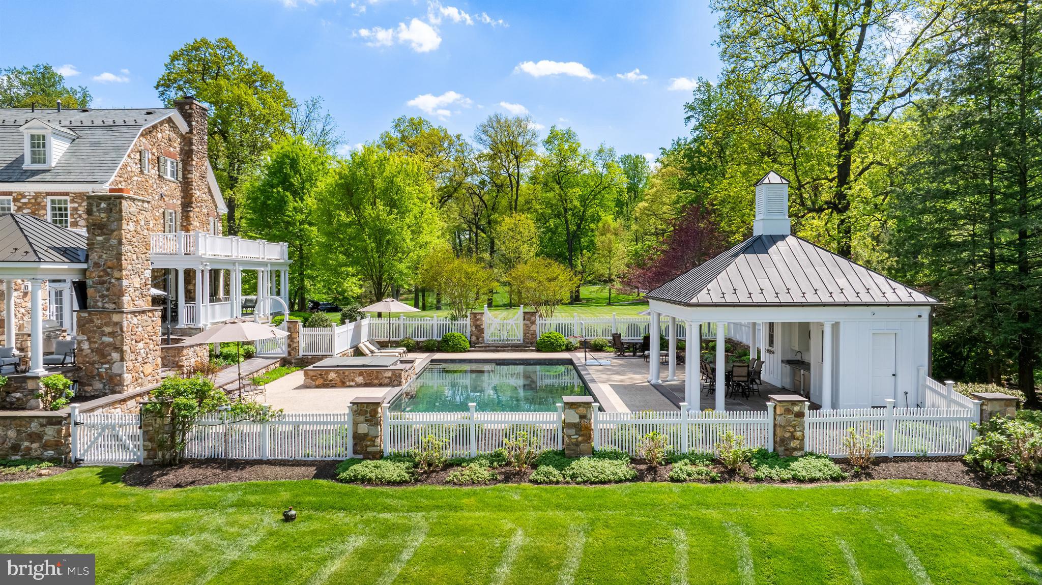 CAVES VALLEY - Residential
