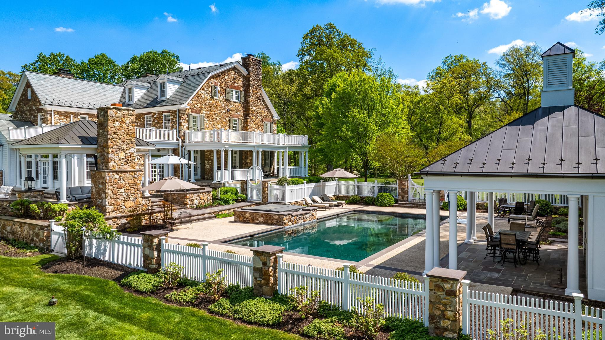 CAVES VALLEY - Residential