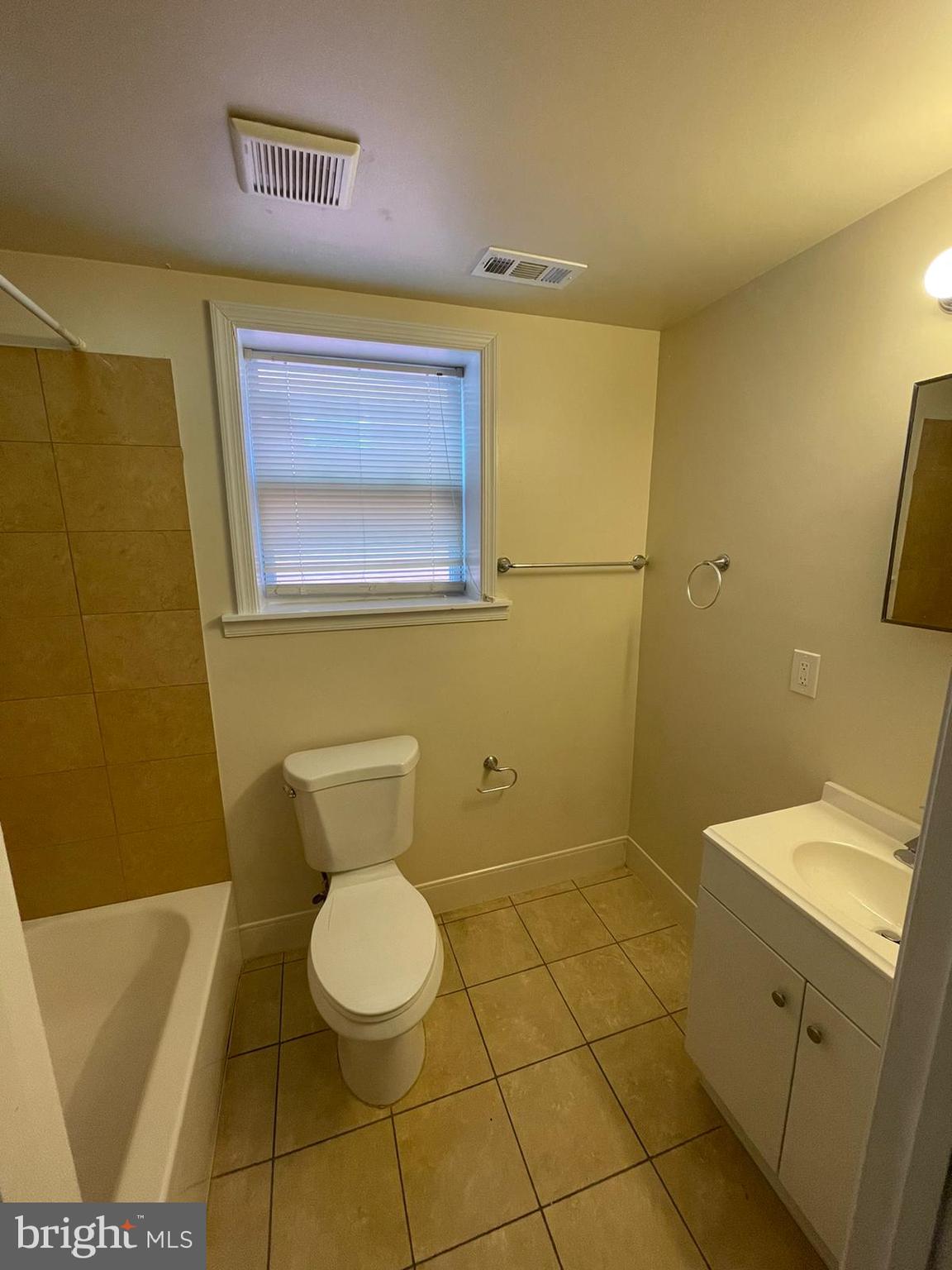 BROADWAY EAST - Residential Income